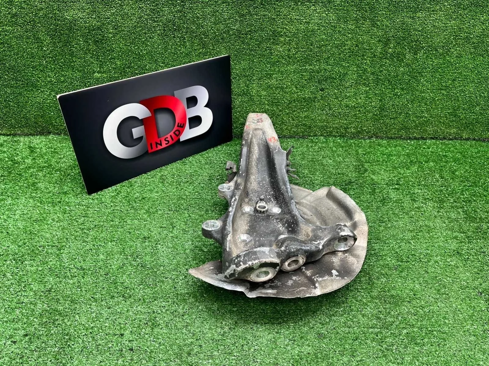 Кулак поворотный Bmw 5 Series 08.07.2014 31216775769 F10 N55B30A, передний левый