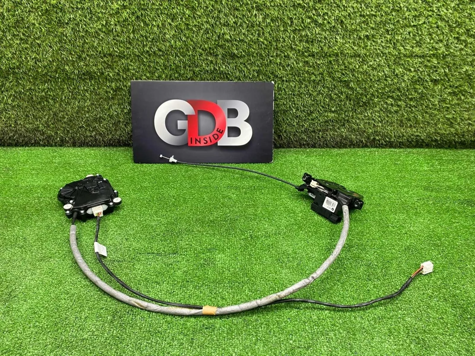 Активатор и замок багажника Bmw 7 Series 21.01.2011 51247191213 F01 N63B44A, правый