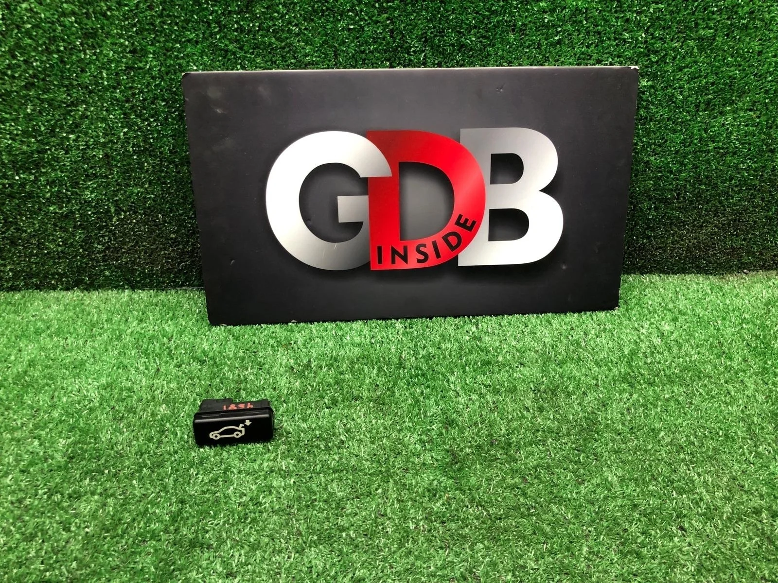 Кнопка открытия багажника Bmw X5 19.01.2012 61318375580 E70 N57D30A