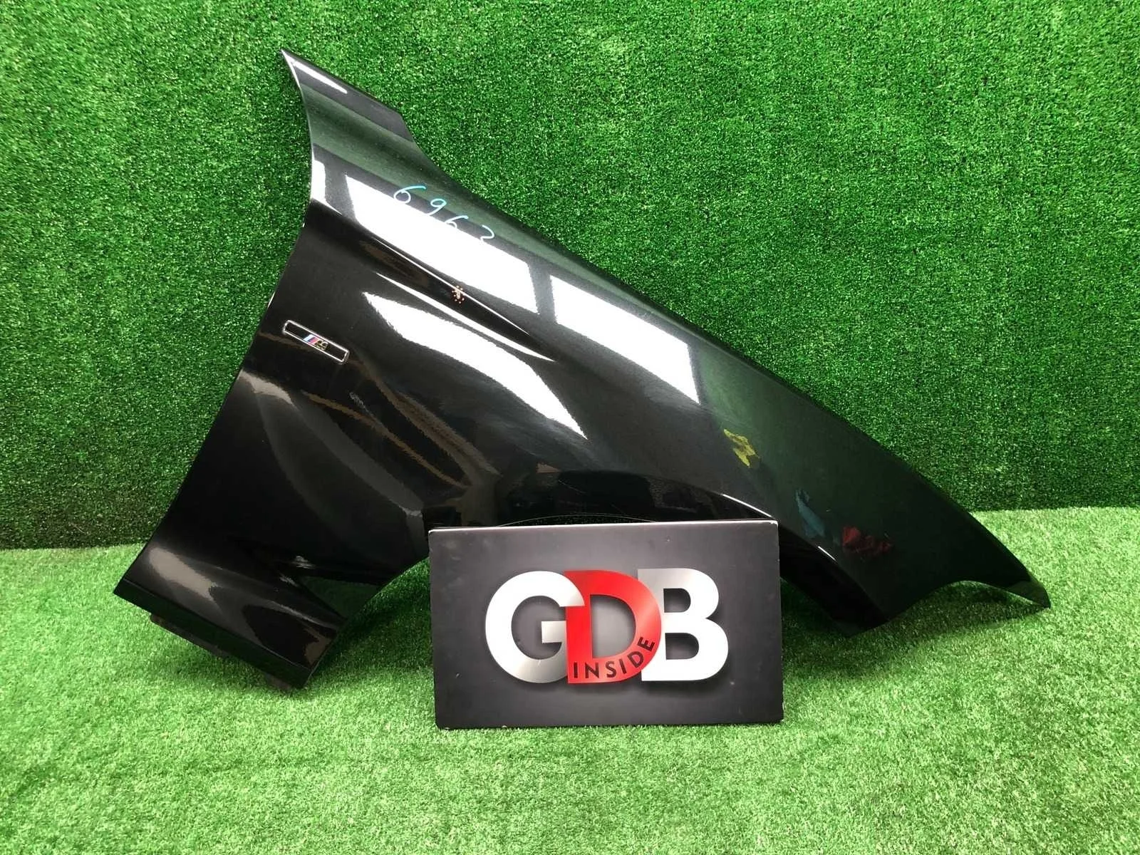 Крыло BMW 1 series 13.10.2012 41007284646 F20 N13B16A, переднее правое