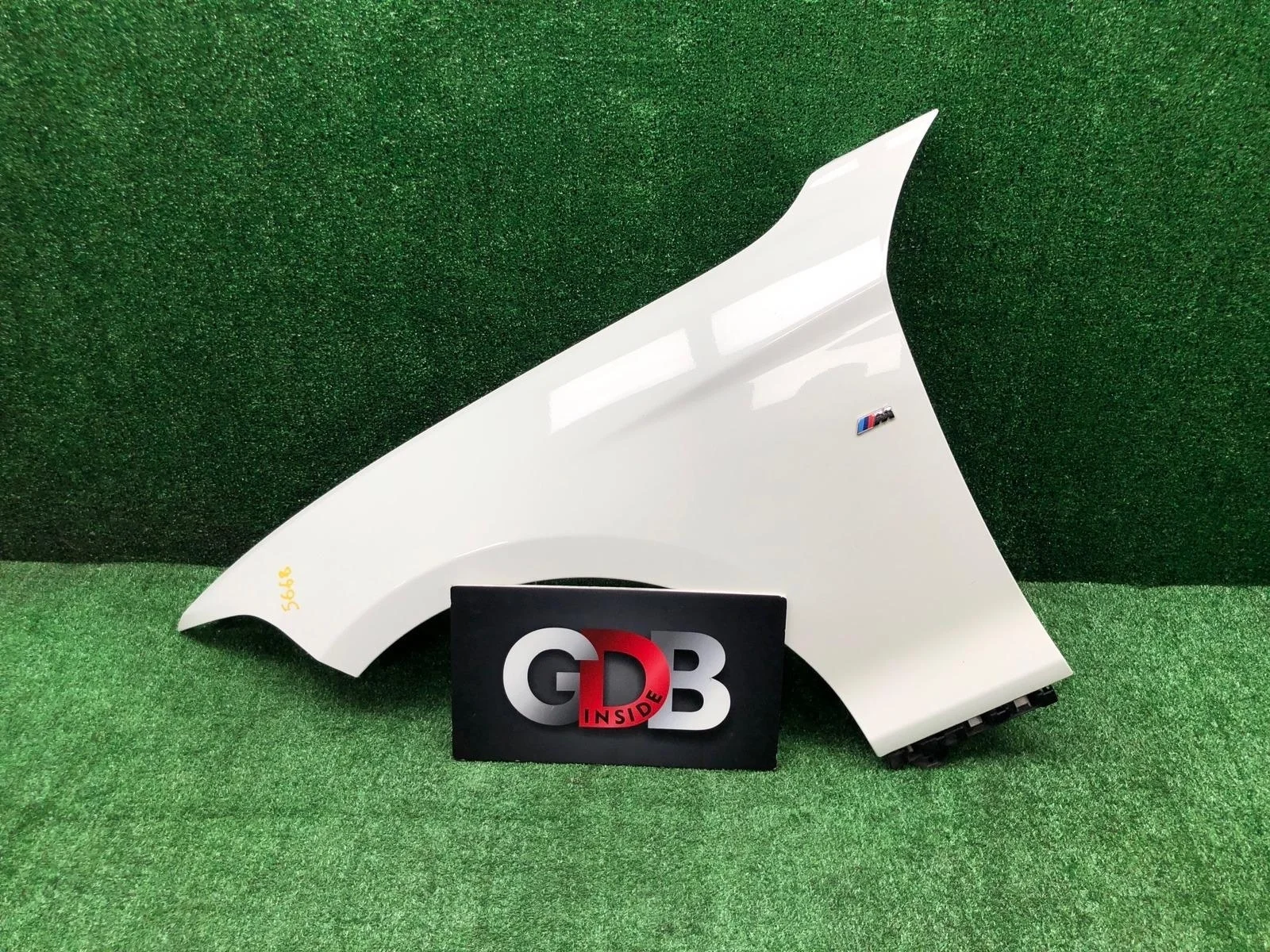 Крыло BMW 1 series 21.01.2014 41007284645 F20 N13B16A, переднее левое