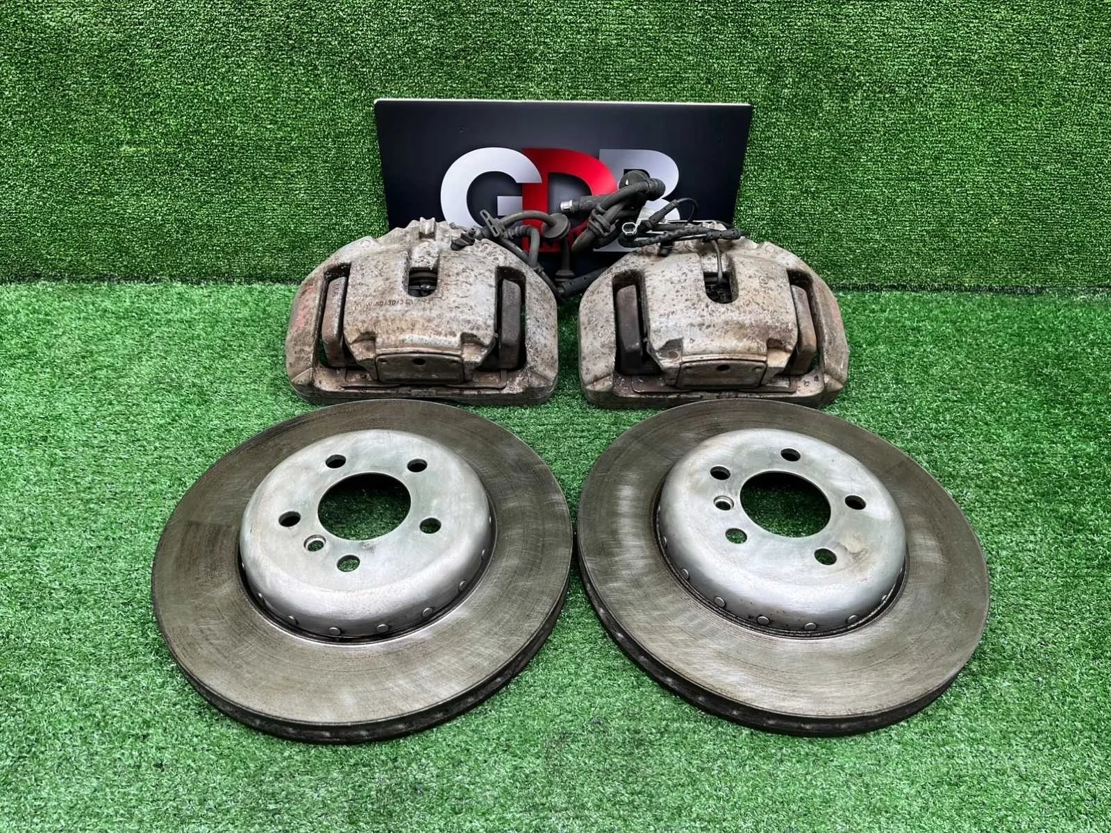 Комплект суппортов с дисками BMW 5 series 08.07.2014 34116786817 F10 N55B30A, передний