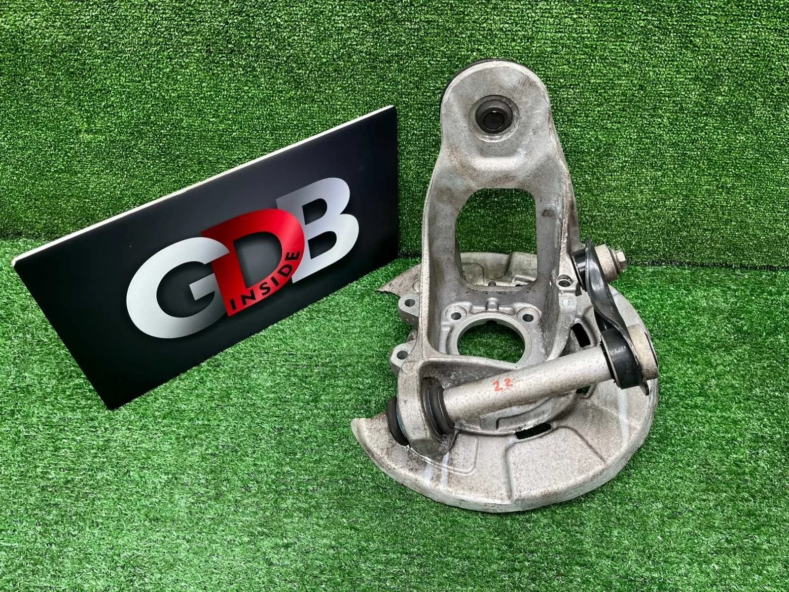 Кулак поворотный Bmw X5 07.11.2011 33326879101 E70 N57D30A, задний левый