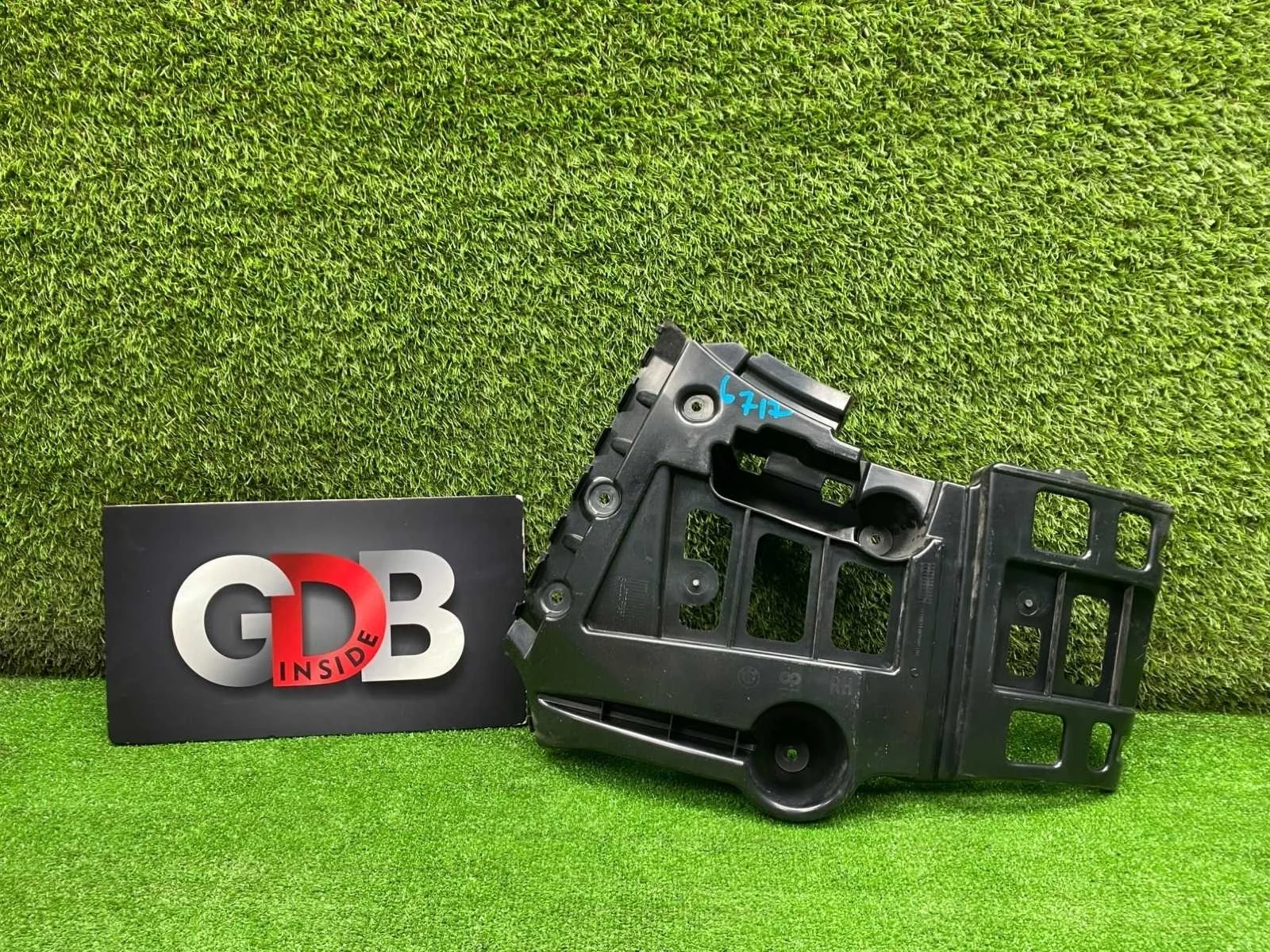 Кронштейн бампера BMW X1 23.09.2011 51122991780 E84 N20B20A, задний правый