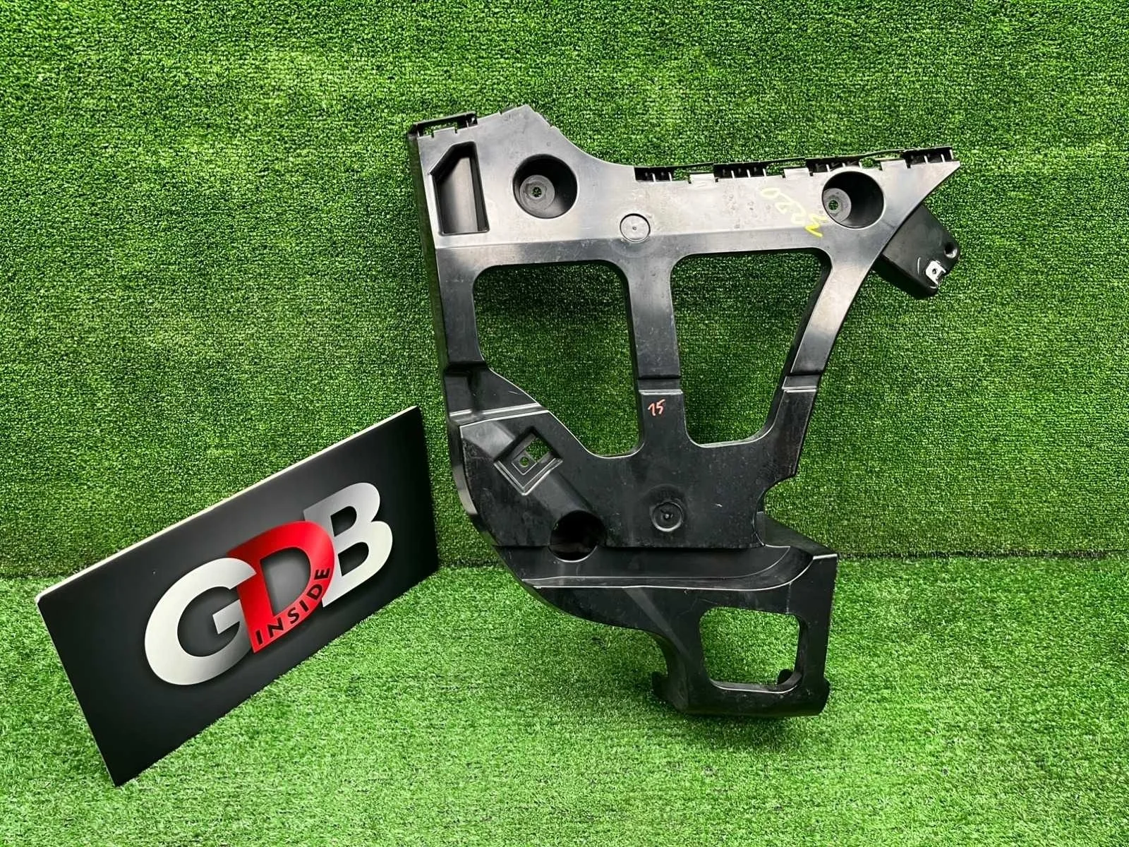 Кронштейн бампера BMW X5 07.11.2011 51127227758 E70 N57D30A, задний правый