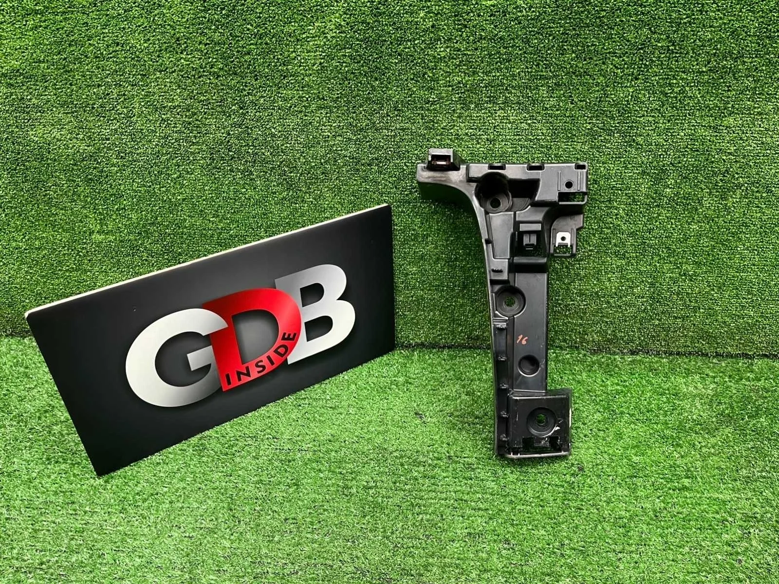 Кронштейн бампера BMW X5 07.11.2011 51127226935 E70 N57D30A, задний левый