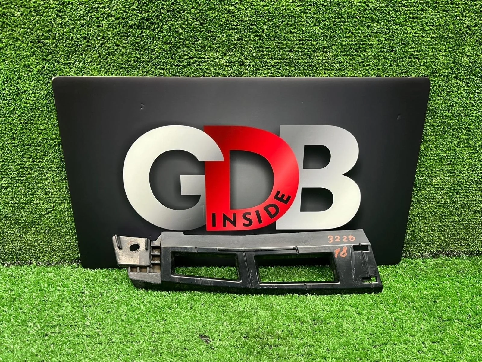 Кронштейн бампера BMW X5 07.11.2011 51127226937 E70 N57D30A, задний левый