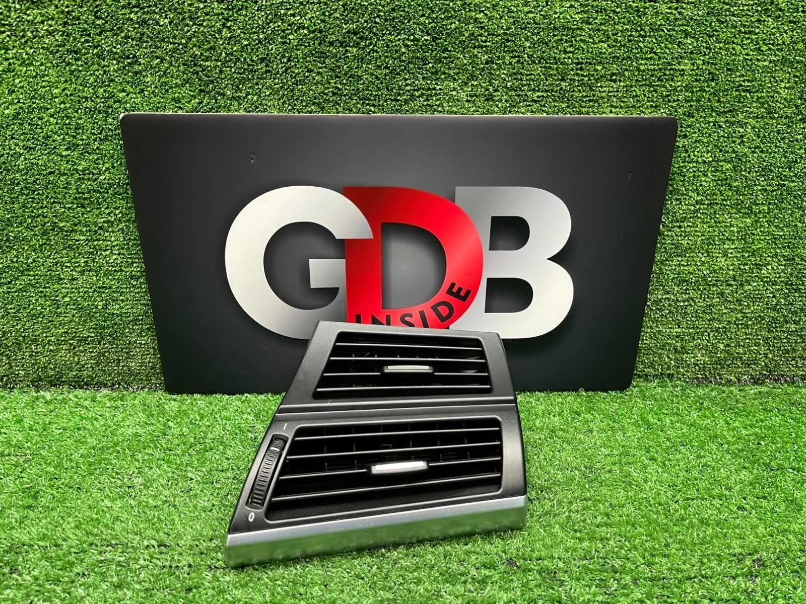 Дефлектор воздуховода BMW X5 07.11.2011 64229227768 E70 N57D30A, передний правый