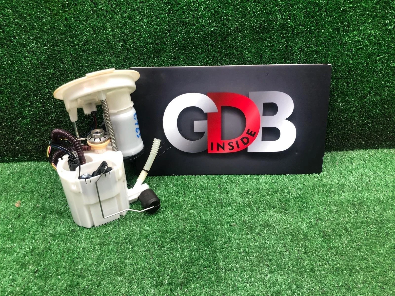 Топливная станция с насосом Bmw 1 Series 13.10.2012 16117243974 F20 N13B16A