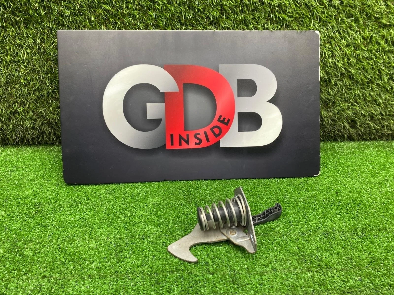 Крючок капота BMW X1 23.09.2011 51232990367 E84 N20B20A, передний