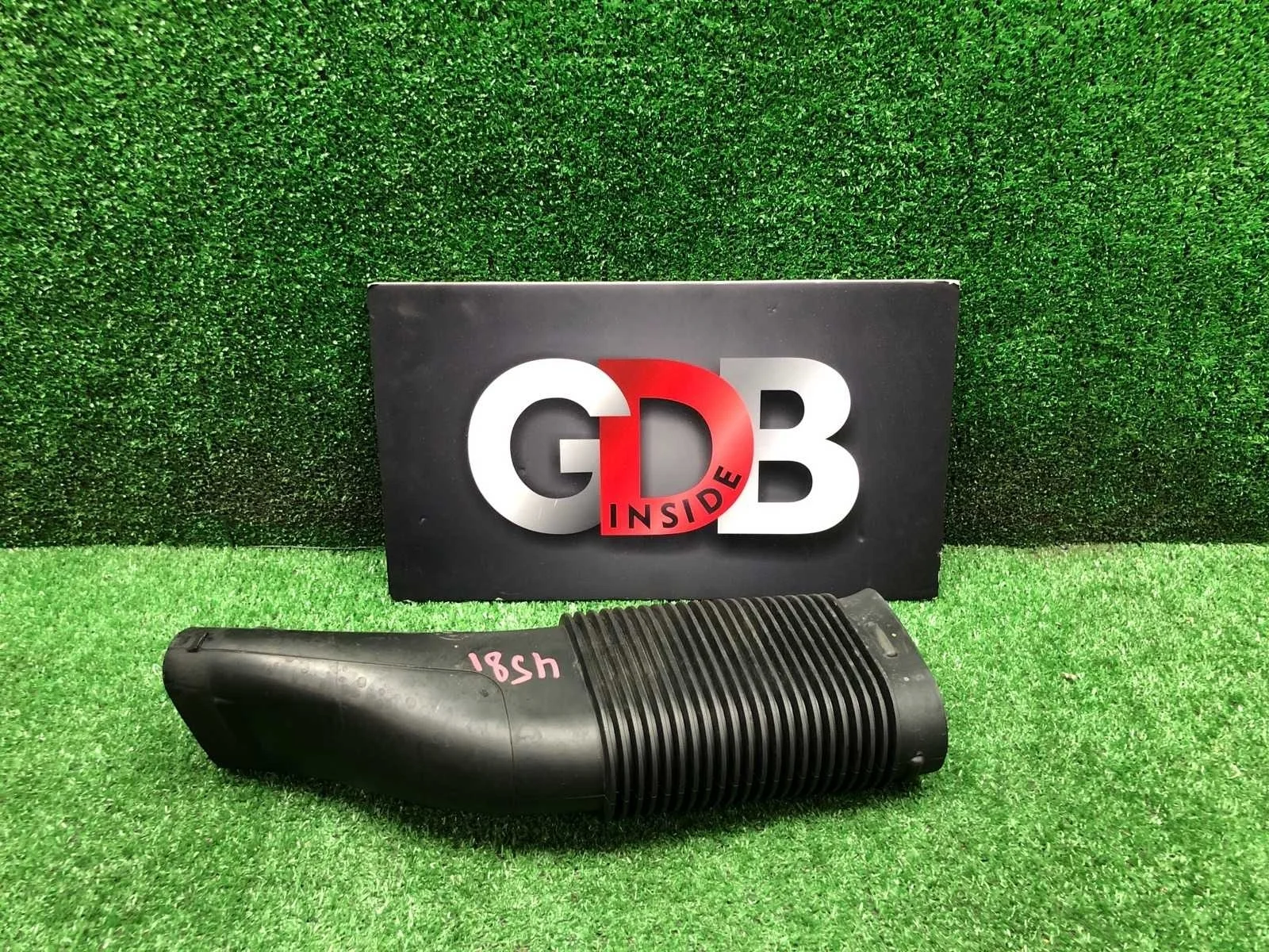 Воздуховод BMW X5 19.01.2012 13717812058 E70 N57D30A