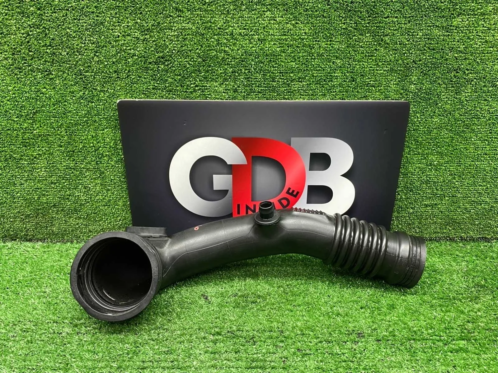 Патрубок воздушного фильтра BMW X5 16.05.2014 13718626487 F15 N55B30A