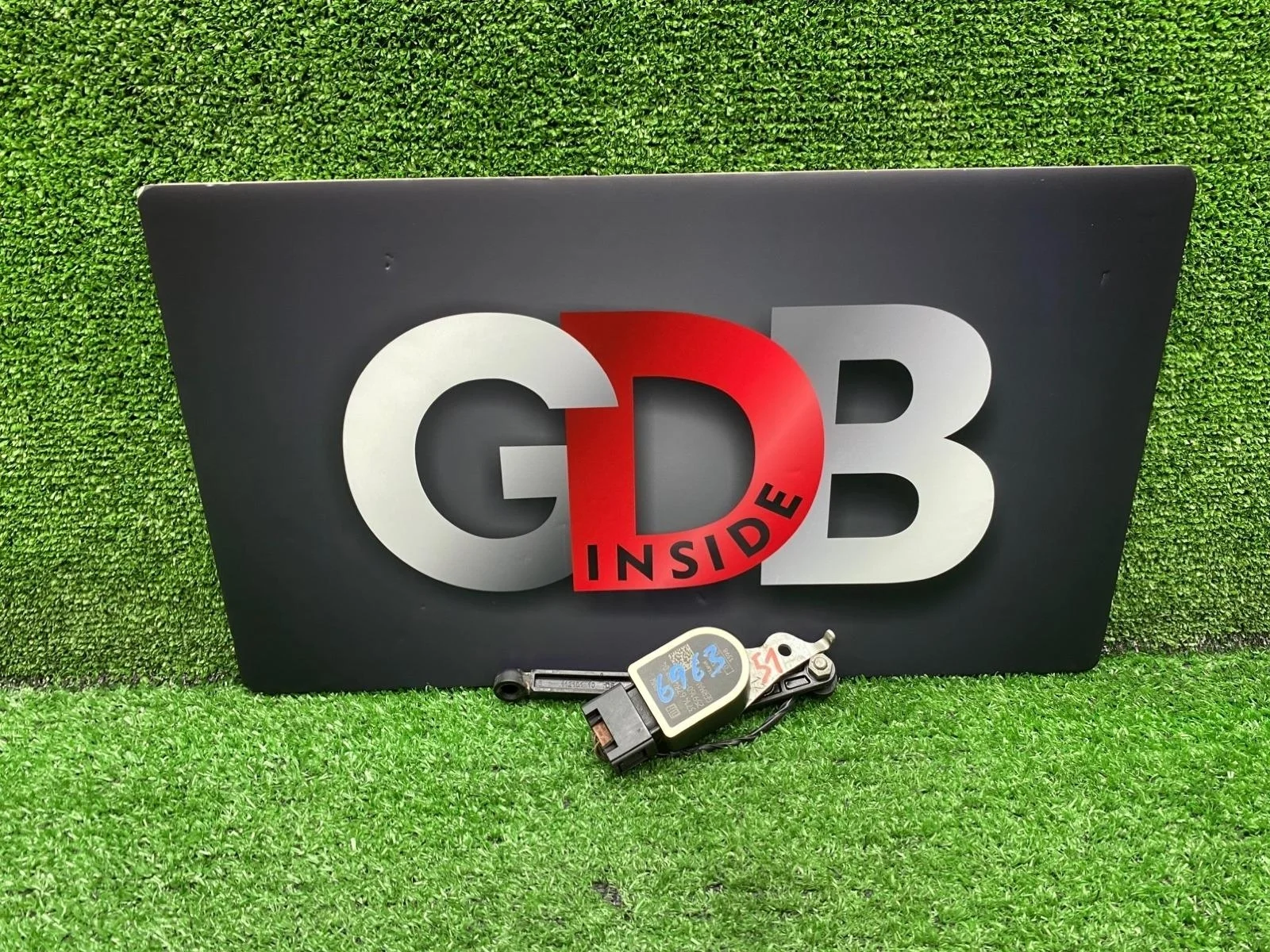 Датчик положения кузова BMW 1 series 13.10.2012 37146870000 F20 N13B16A