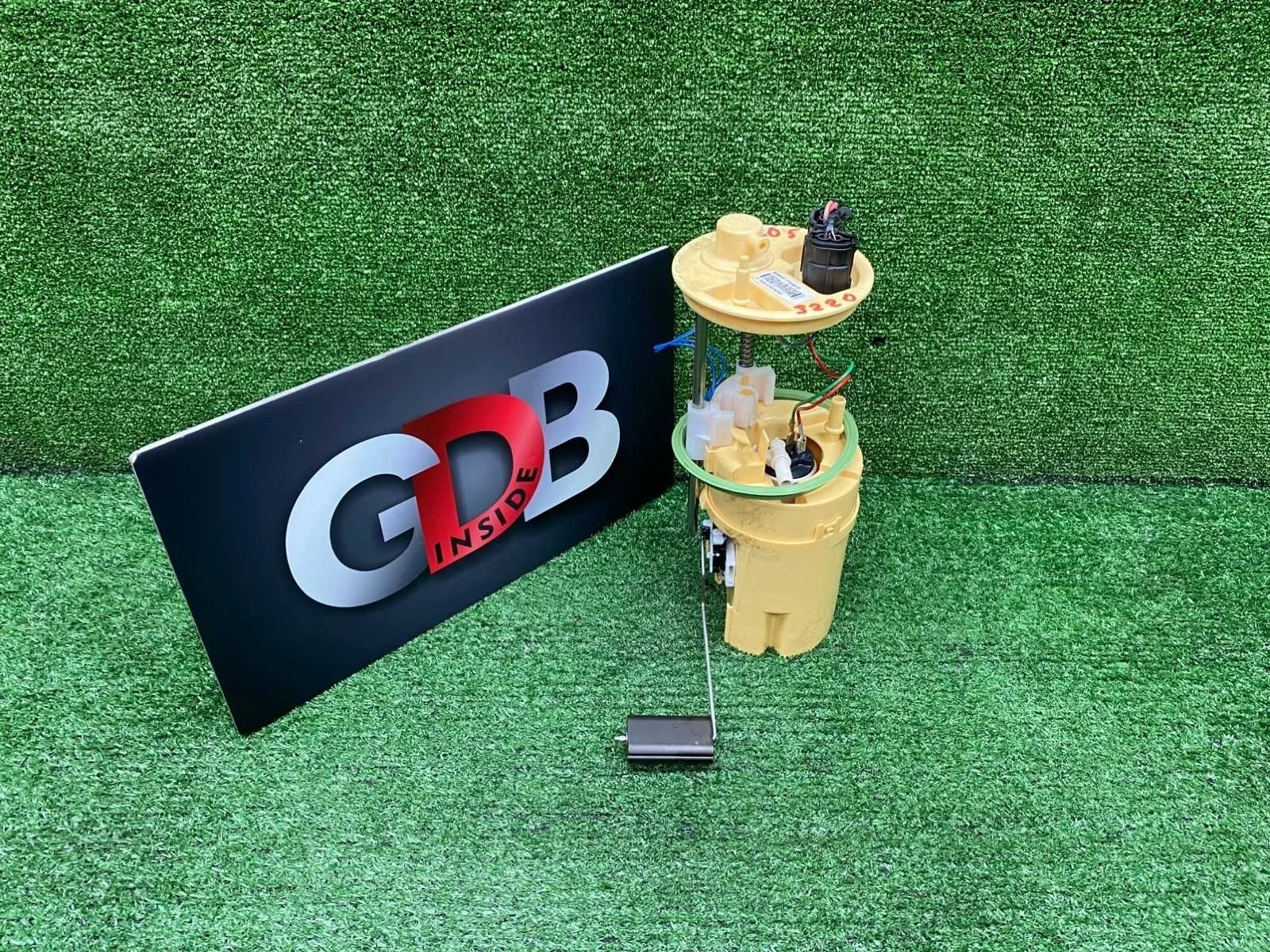 Топливная станция с насосом Bmw X5 07.11.2011 16117195471 E70 N57D30A