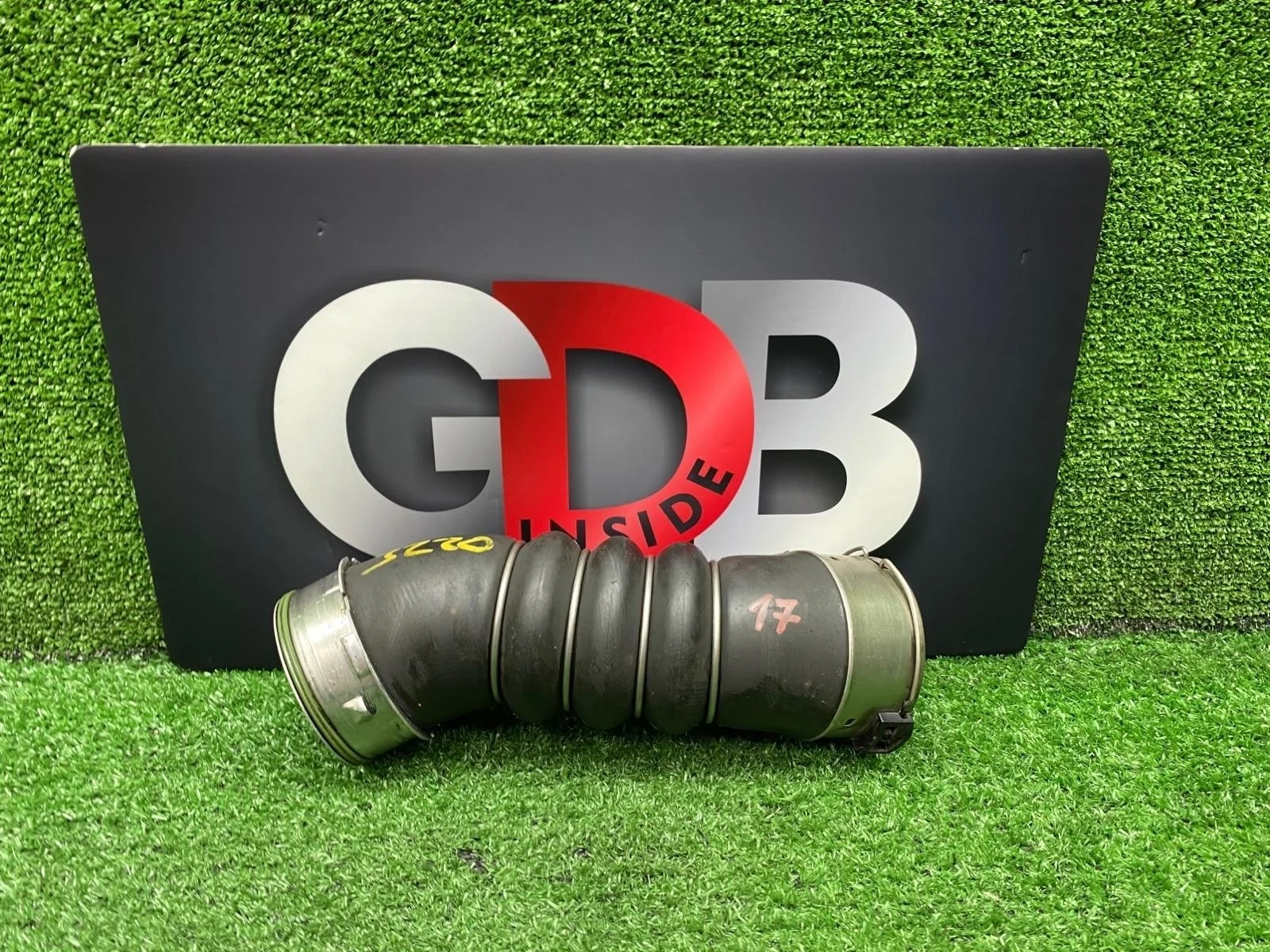 Патрубок интеркулера Bmw X5 07.11.2011 11617807985 E70 N57D30A