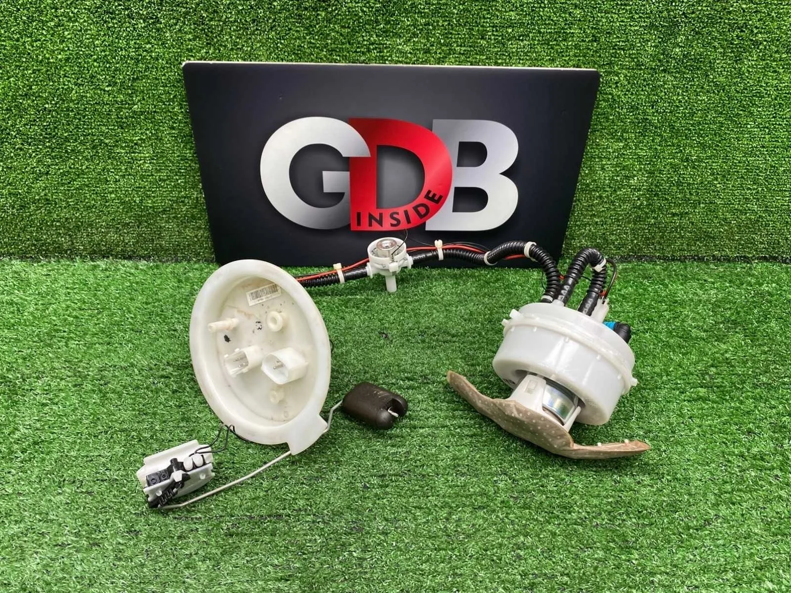 Топливная станция с насосом BMW 5 series 08.07.2014 16117434206 F10 N55B30A