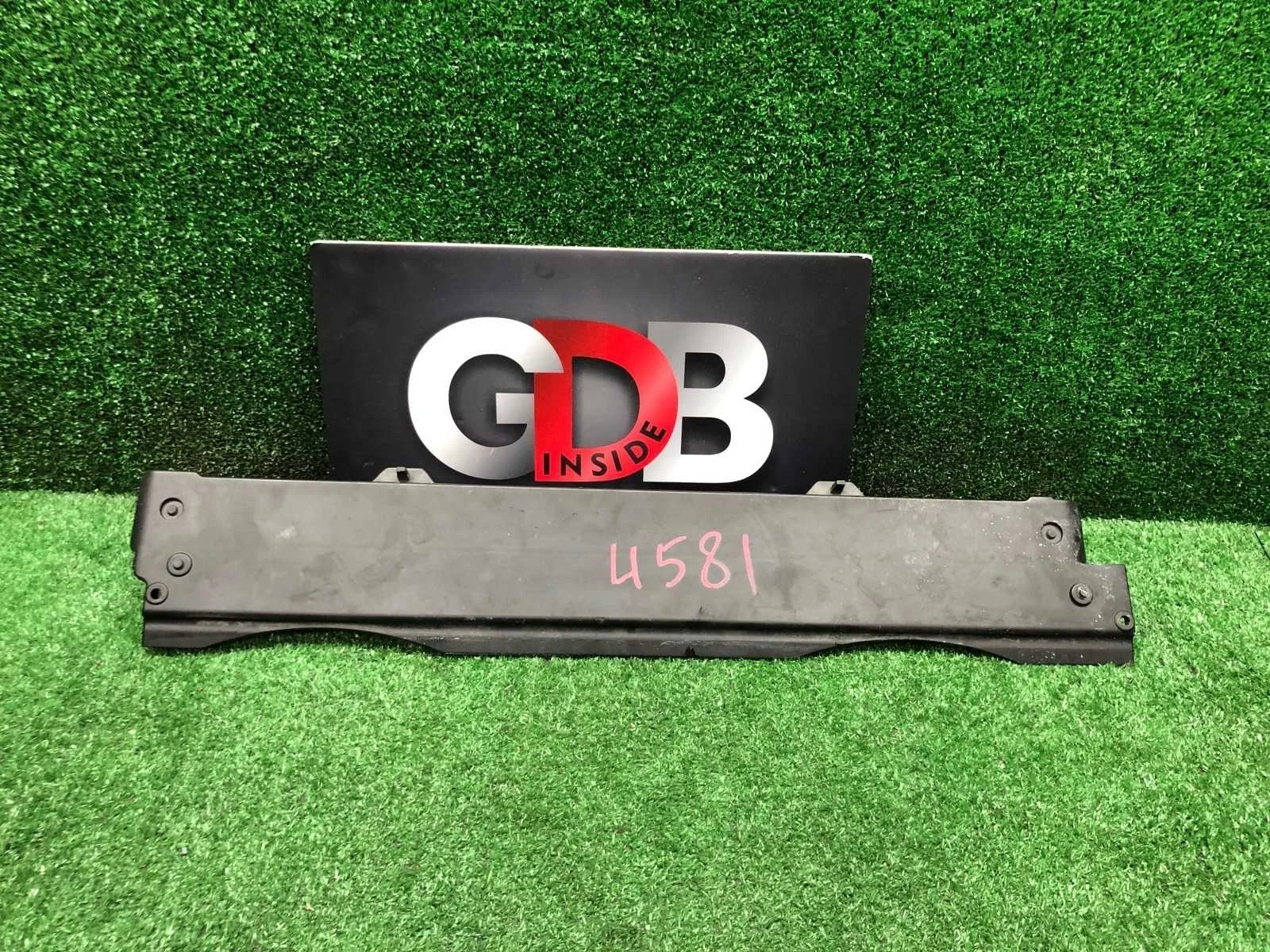 Кронштейн радиатора BMW X5 19.01.2012 17118574000 E70 N57D30A