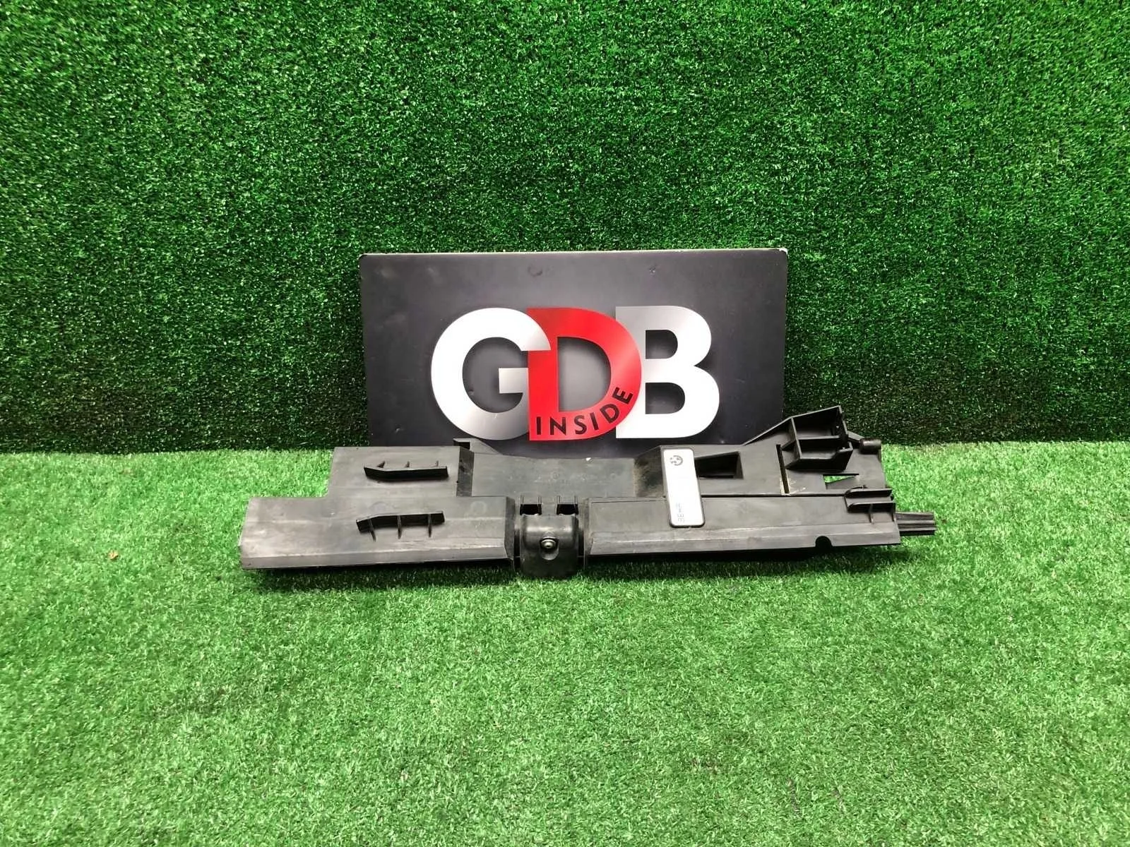 Кронштейн радиатора Bmw X5 19.01.2012 17117799761 E70 N57D30A, левый