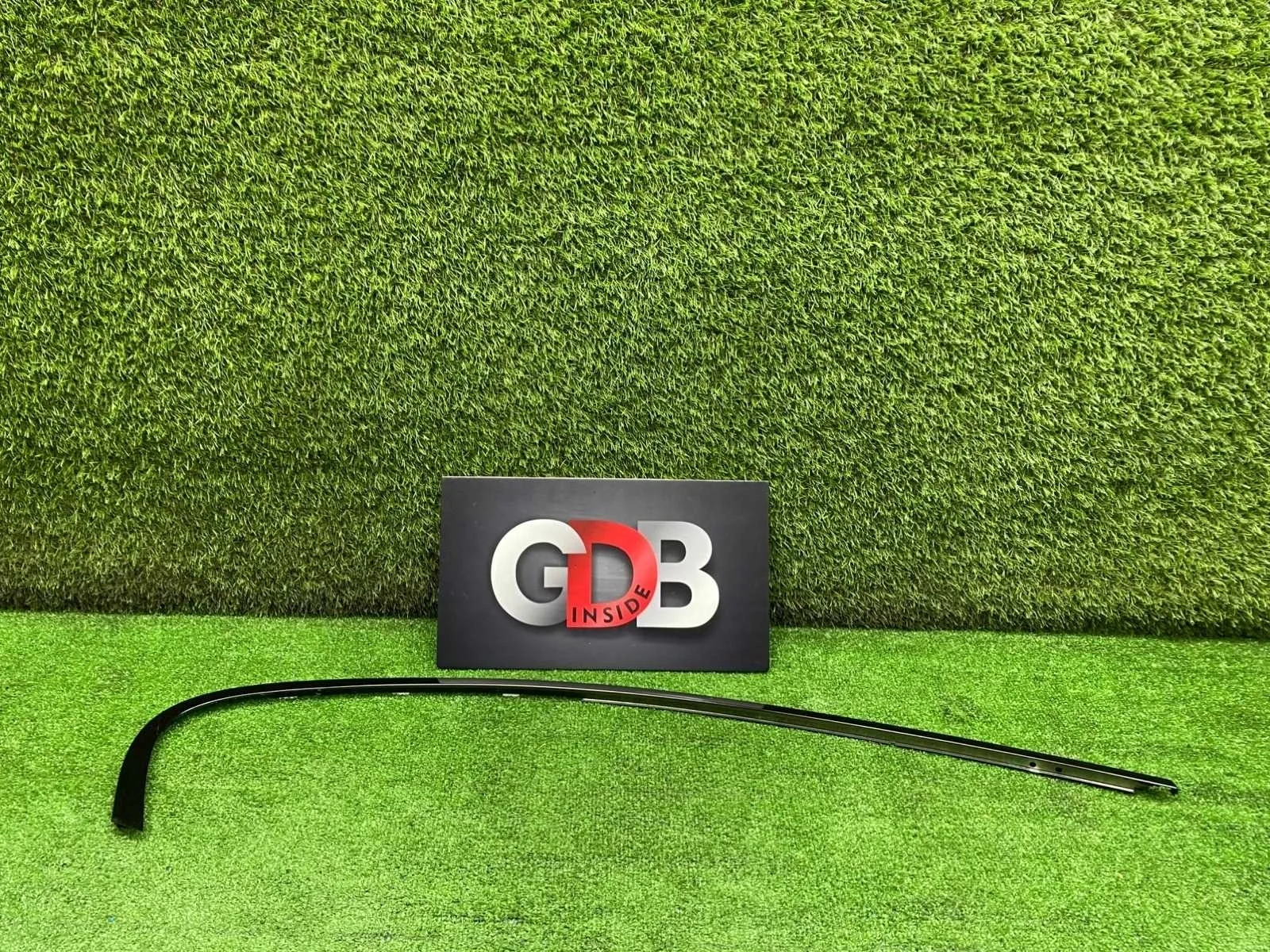 Молдинг shadowline BMW 5 series 18.01.2011 51357209712 F10 N52B25AF, задний правый