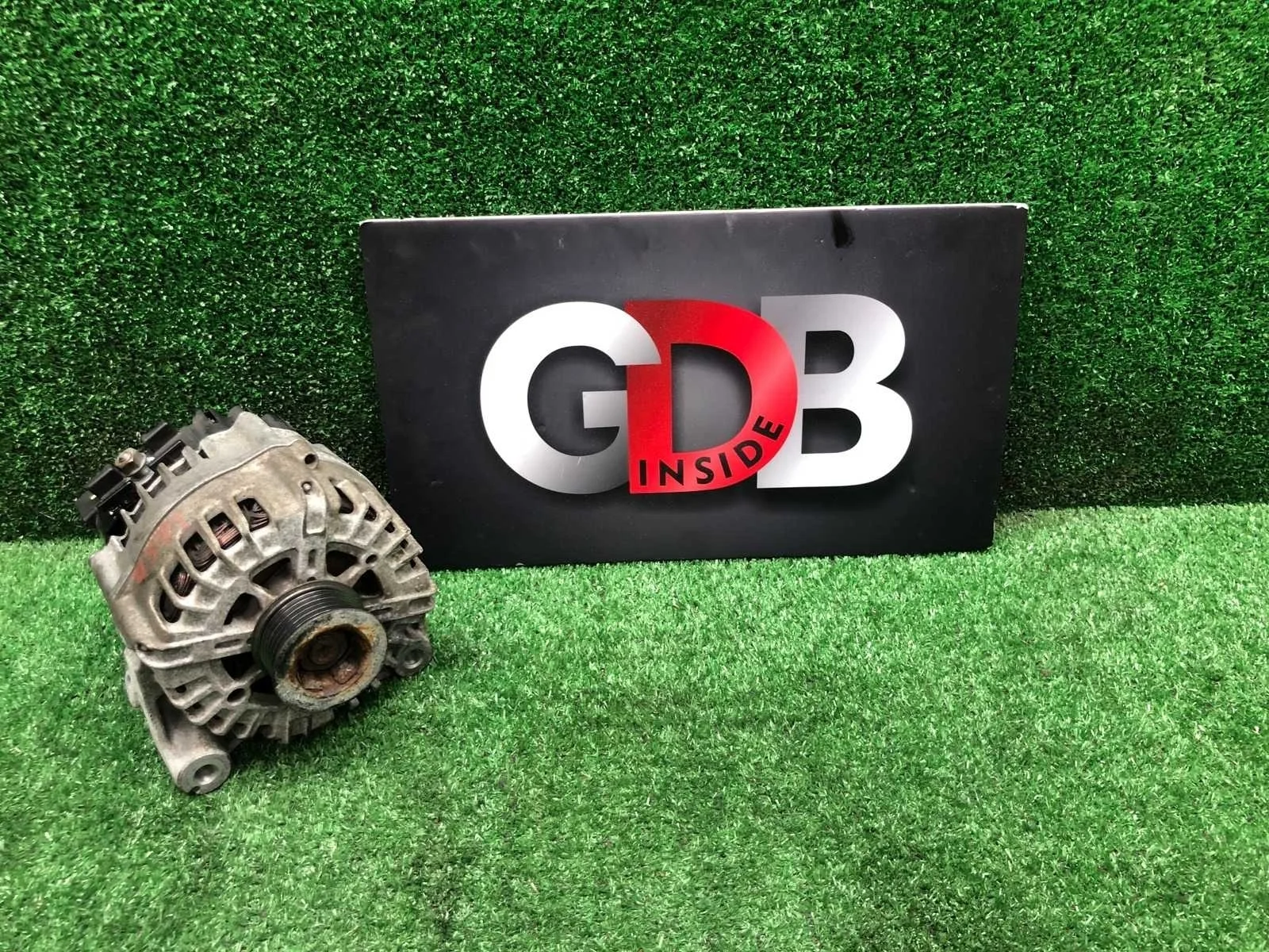 Генератор BMW X5 19.01.2012 12317807187 E70 N57D30A