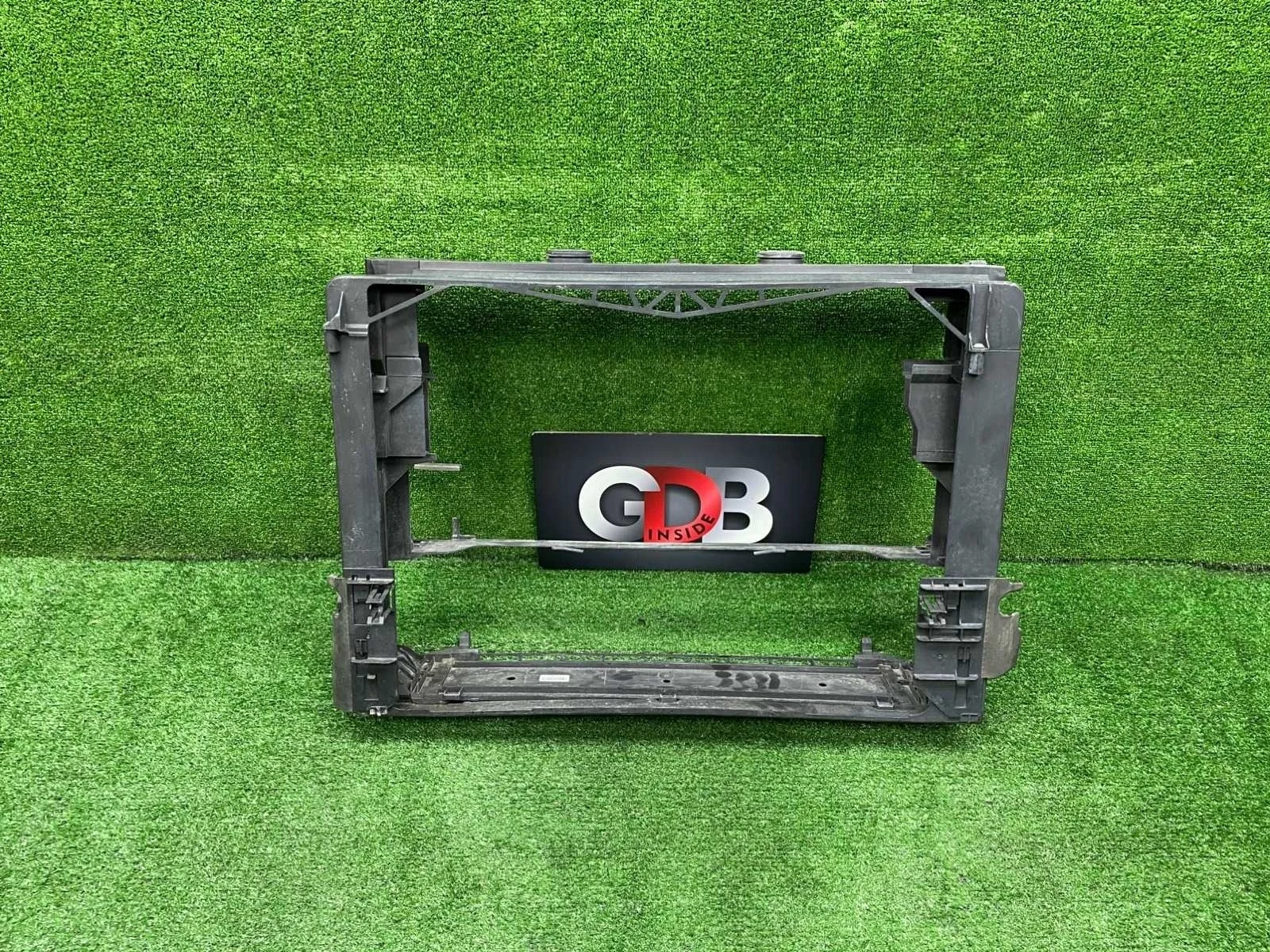 Рамка радиатора Bmw 5 Series 08.07.2014 17117804617 F10 N55B30A