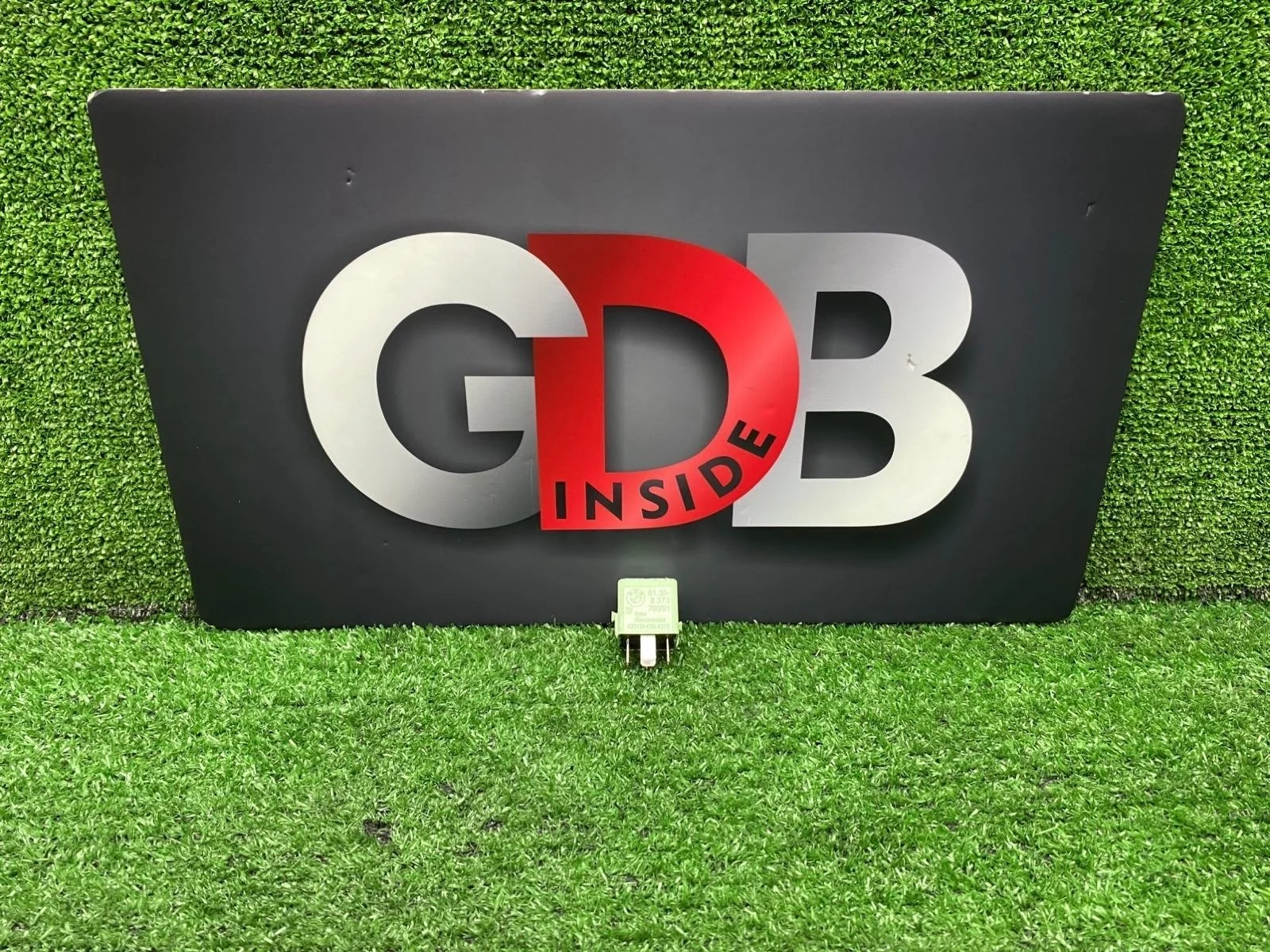 Реле BMW X5 07.11.2011 61368373700 E70 N57D30A