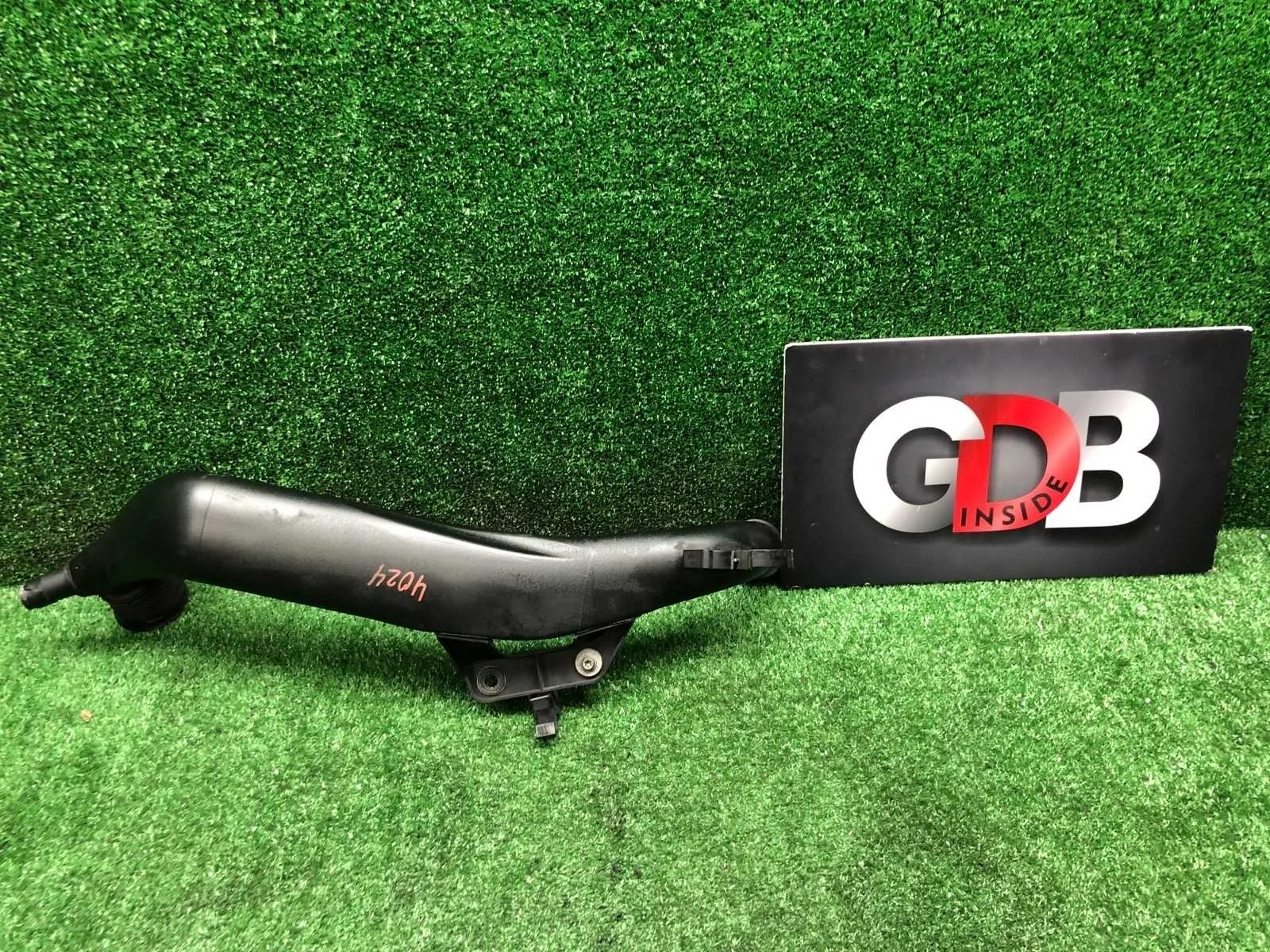 Воздуховод BMW 3 series 22.08.2007 13717600002 E92 N54B30A