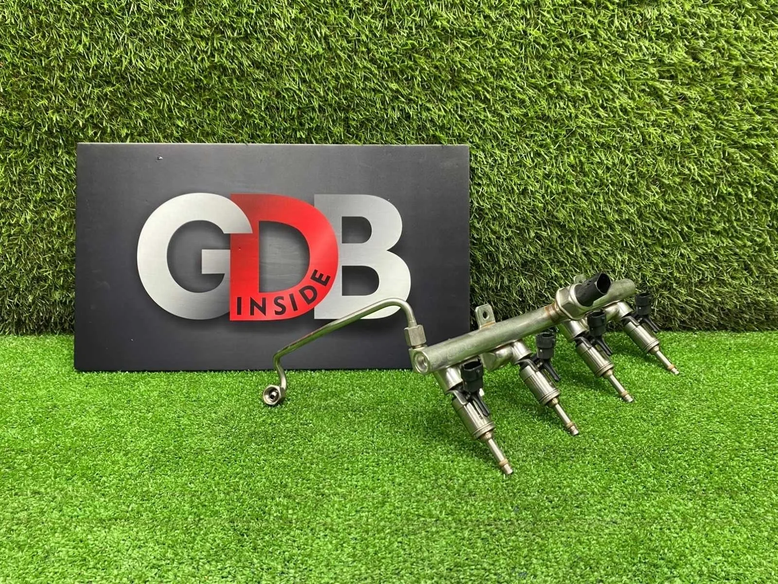 Топливная рампа с форсунками Bmw 1 Series 28.06.2013 13537592426 F20 N13B16A