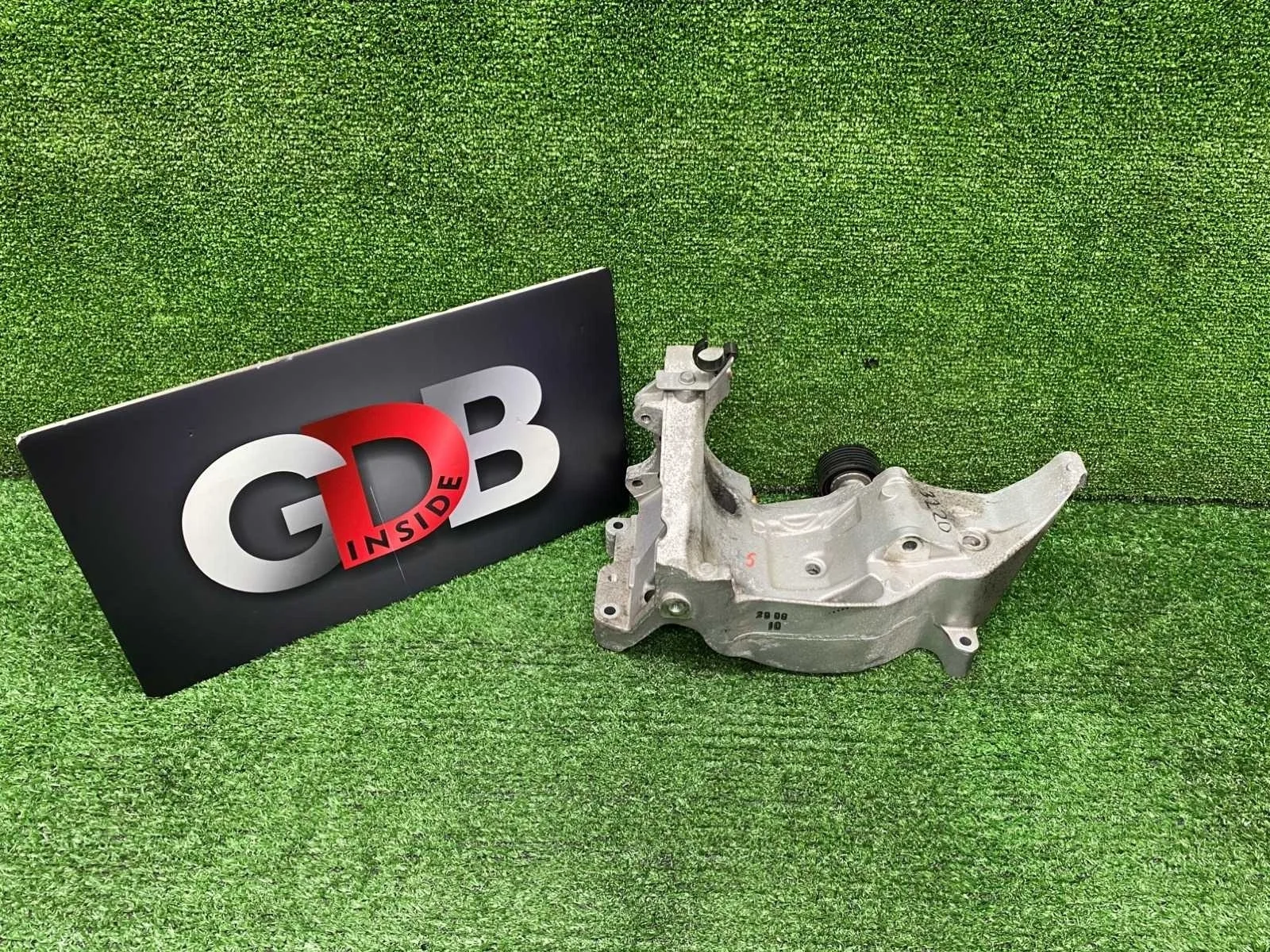 Кронштейн компрессора кондиционера BMW X5 07.11.2011 11167802639 E70 N57D30A