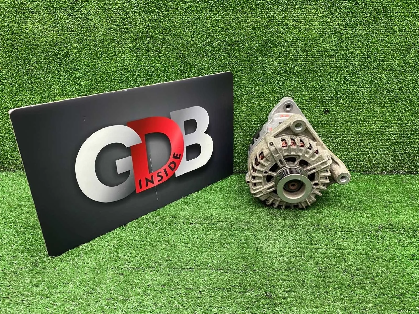 Генератор BMW X5 07.11.2011 12317807187 E70 N57D30A