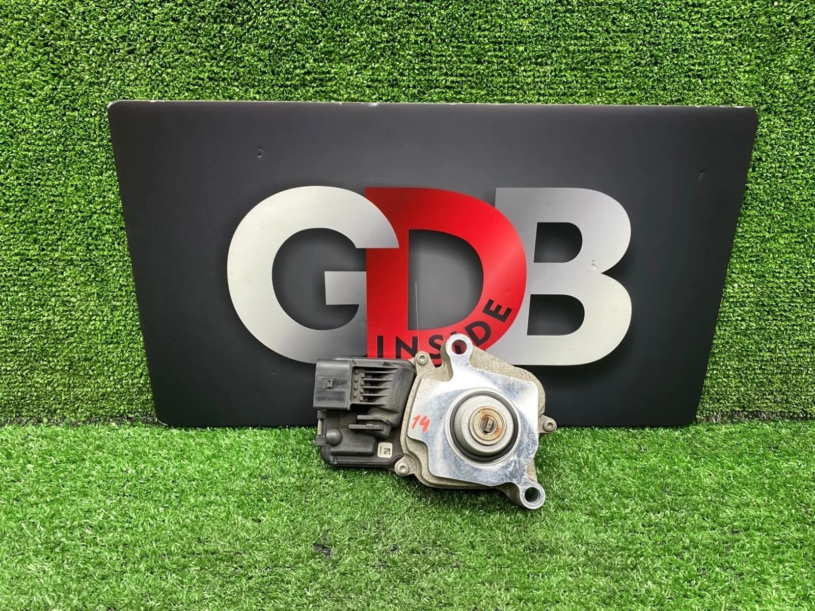 Сервопривод раздаточной коробки BMW X5 07.11.2011 27607643762 E70 N57D30A