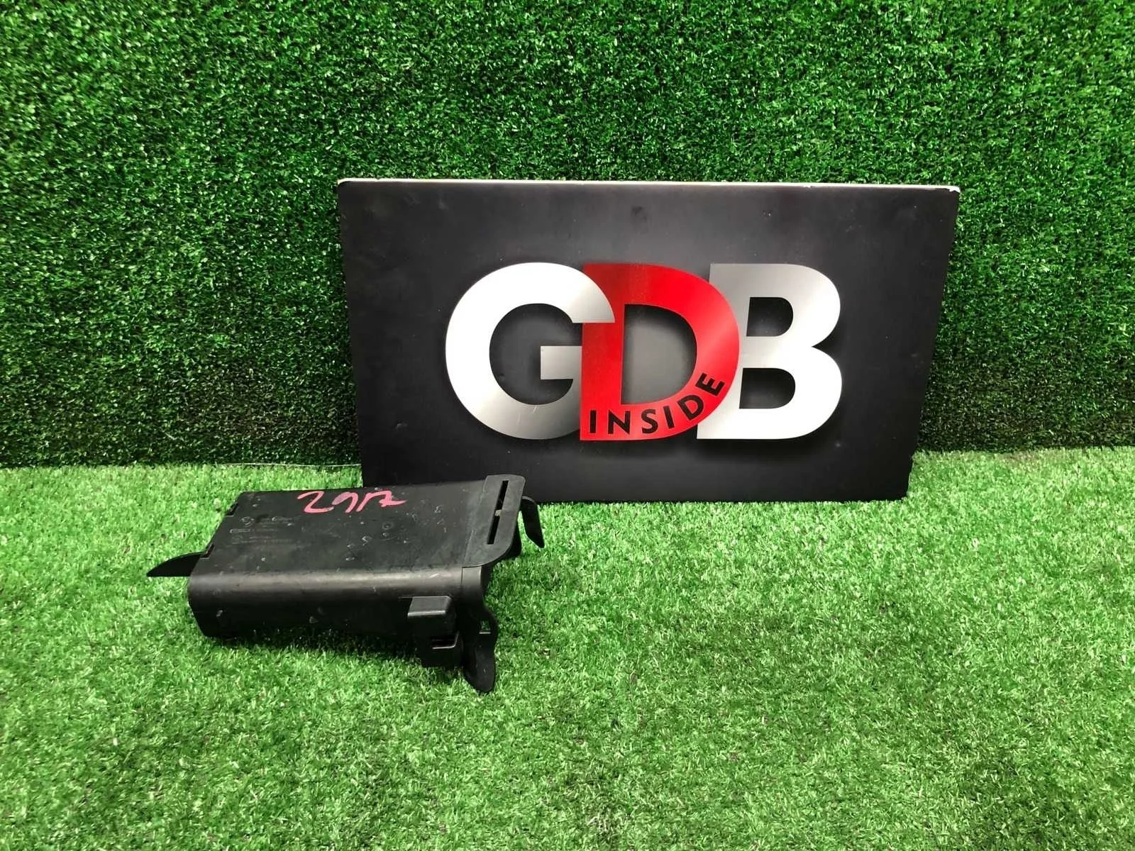 Воздуховод Bmw 1 Series 24.04.2012 13717597584 F20 N13B16A, правый