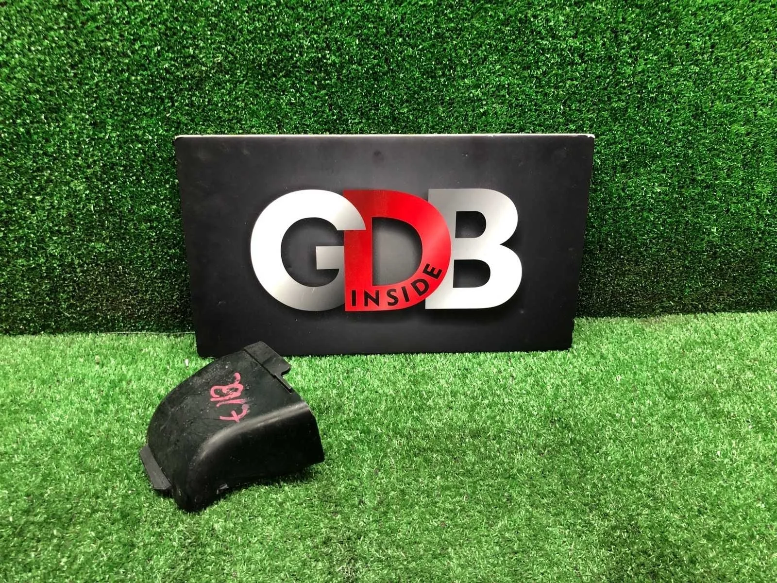 Воздуховод Bmw 1 Series 24.04.2012 13717597585 F20 N13B16A, правый