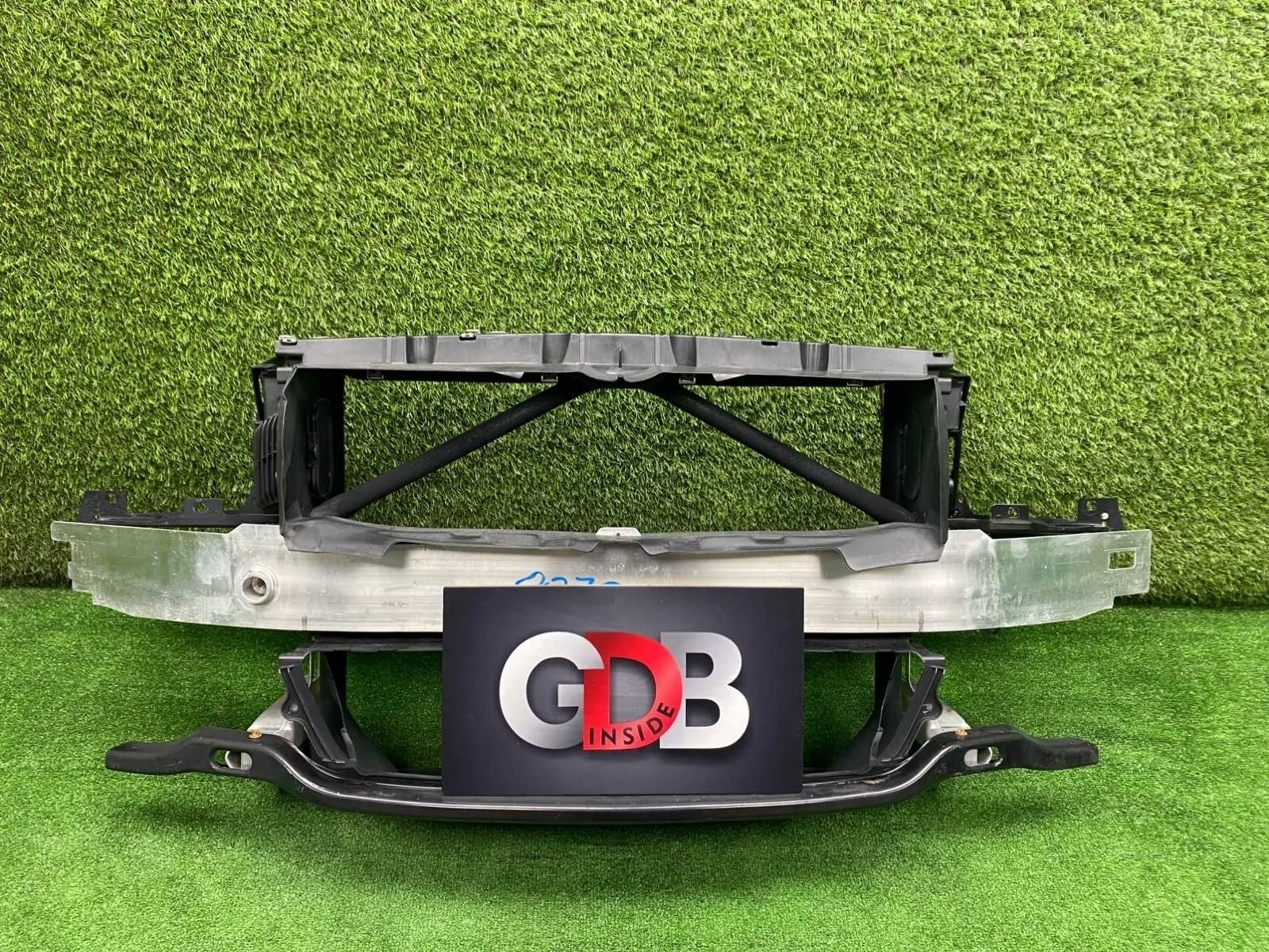 Рамка радиатора BMW 1 series 28.06.2013 51117255393 F20 N13B16A