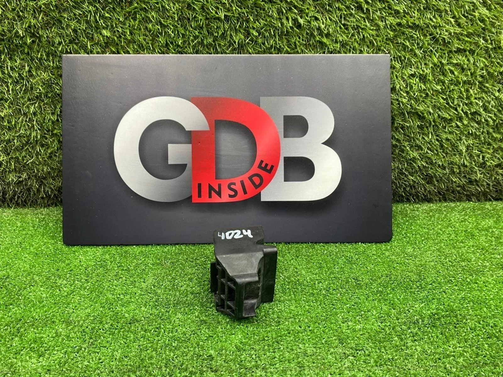 Кронштейн радиатора Bmw 3 Series 22.08.2007 17117524956 E92 N54B30A