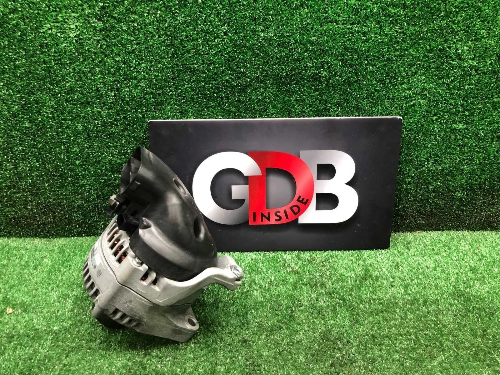 Генератор BMW 1 series 24.04.2012 12317605060 F20 N13B16A