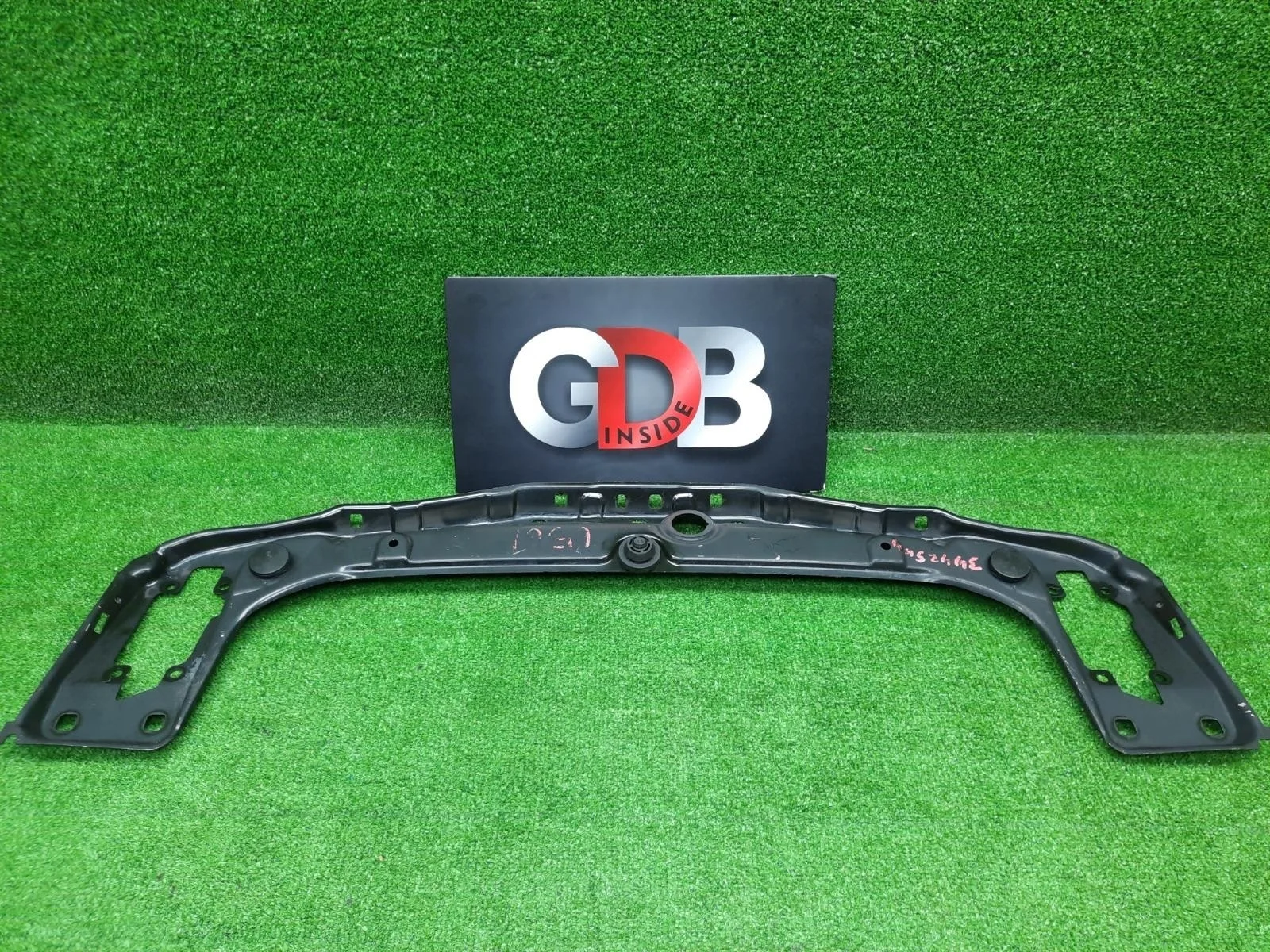 Верхняя планка телевизора Bmw 1 Series 22.09.2012 51647245786 F20 N13B16A