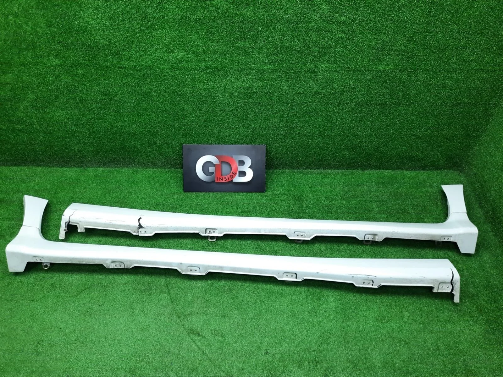 Накладки порогов Subaru Forester 91112SA390 SG5