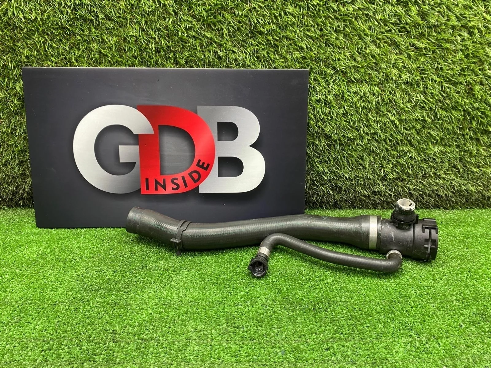 Патрубок системы охлаждения BMW 1 series 22.09.2012 17127596832 F20 N13B16A