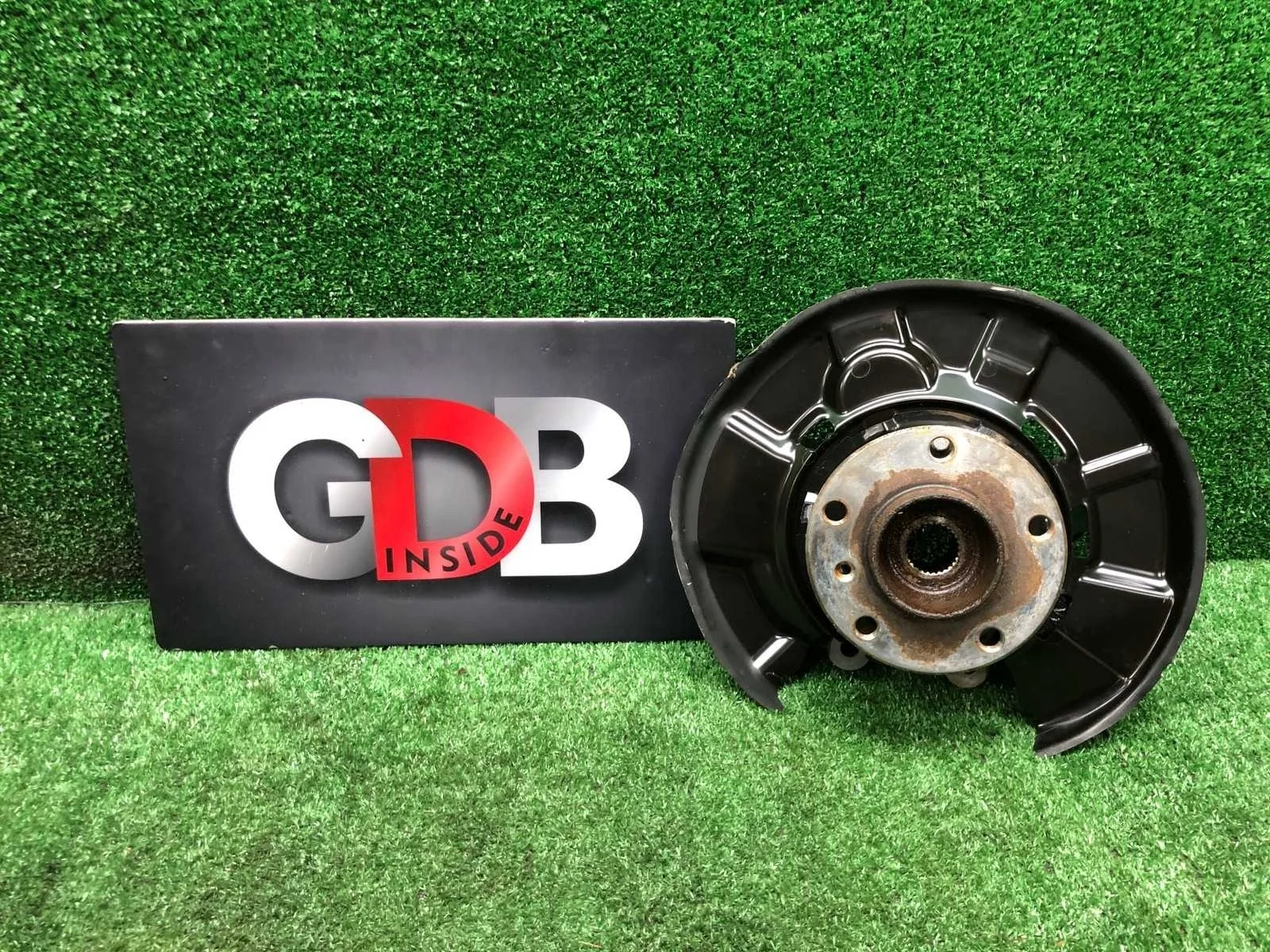 Кулак поворотный BMW 1 series 24.04.2012 33326792515 F20 N13B16A, задний левый