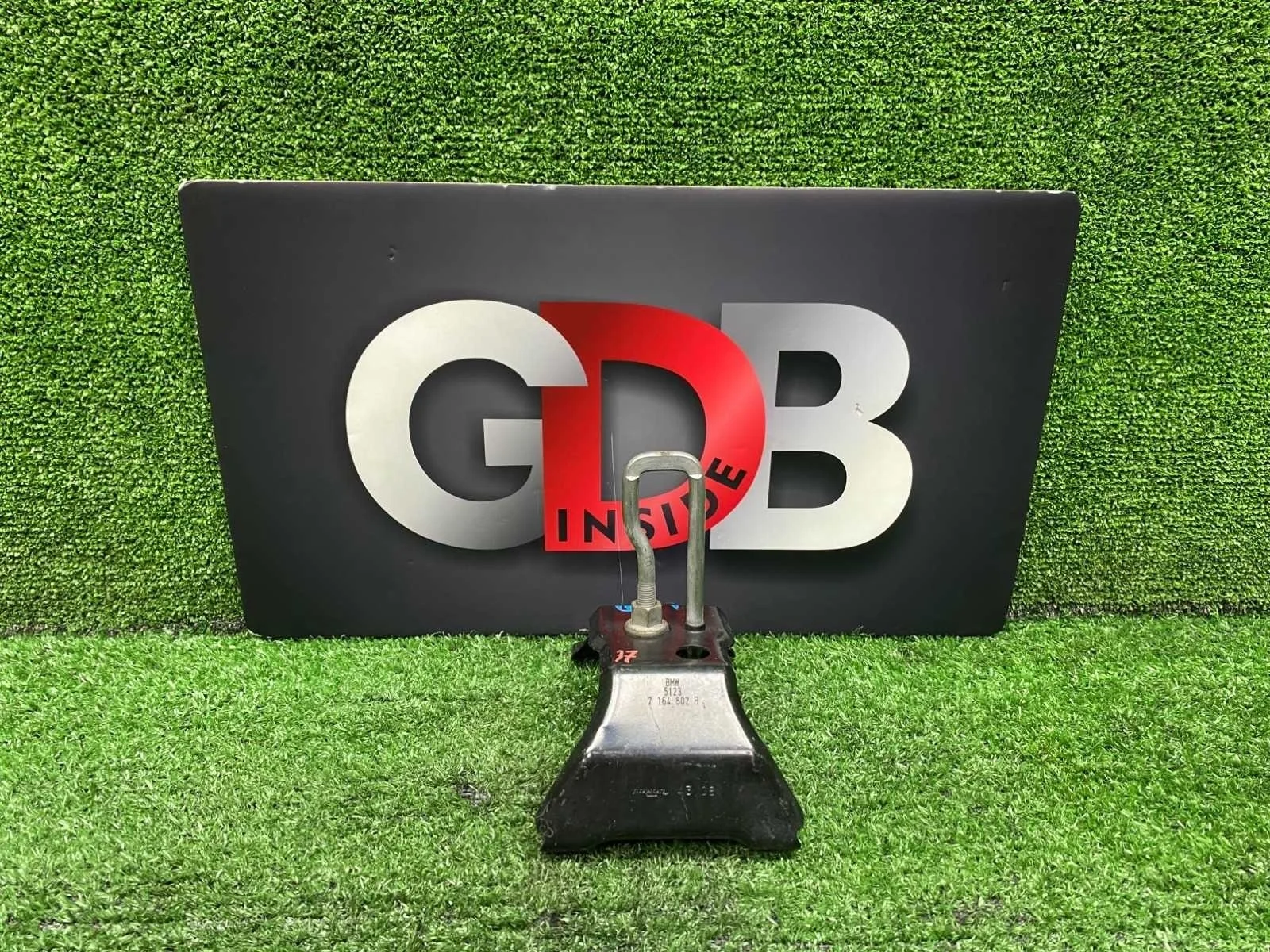 Скоба замка капота BMW X5 09.01.2009 51237164802 E70 N52B30AF, передняя правая