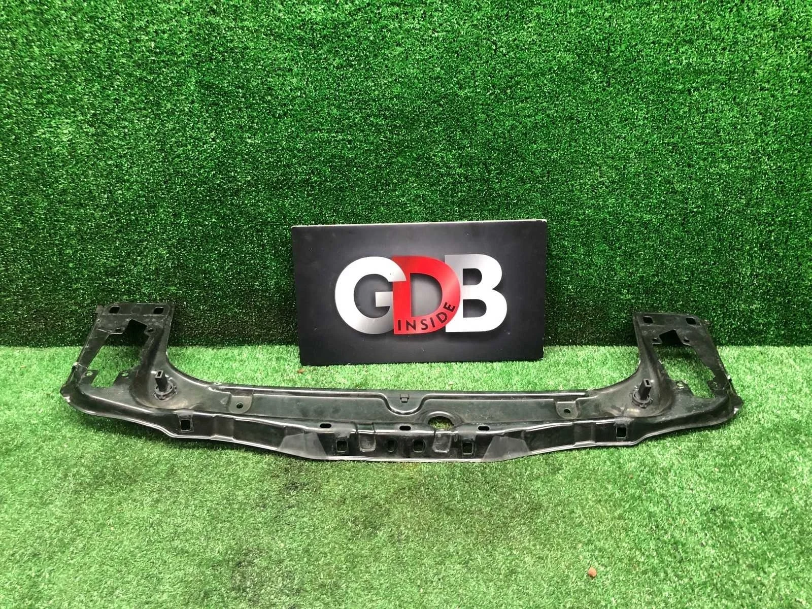 Верхняя планка телевизора Bmw 1 Series 20.01.2014 51647245786 F20 N13B16A