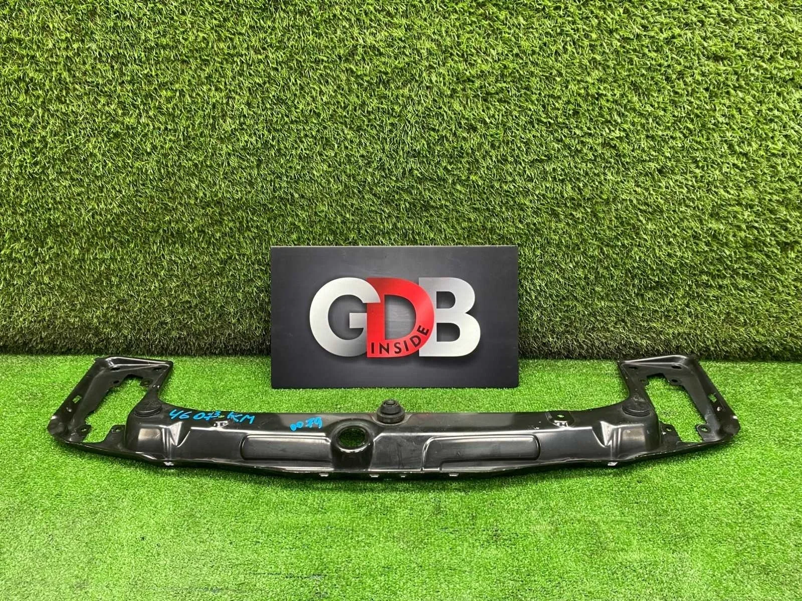 Верхняя планка телевизора Bmw 1 Series 28.06.2013 51647245786 F20 N13B16A