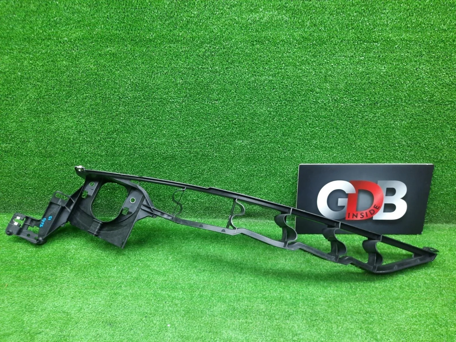 Кронштейн крыла BMW X5 23.09.2011 51657157989 E70 N55B30A, передний левый