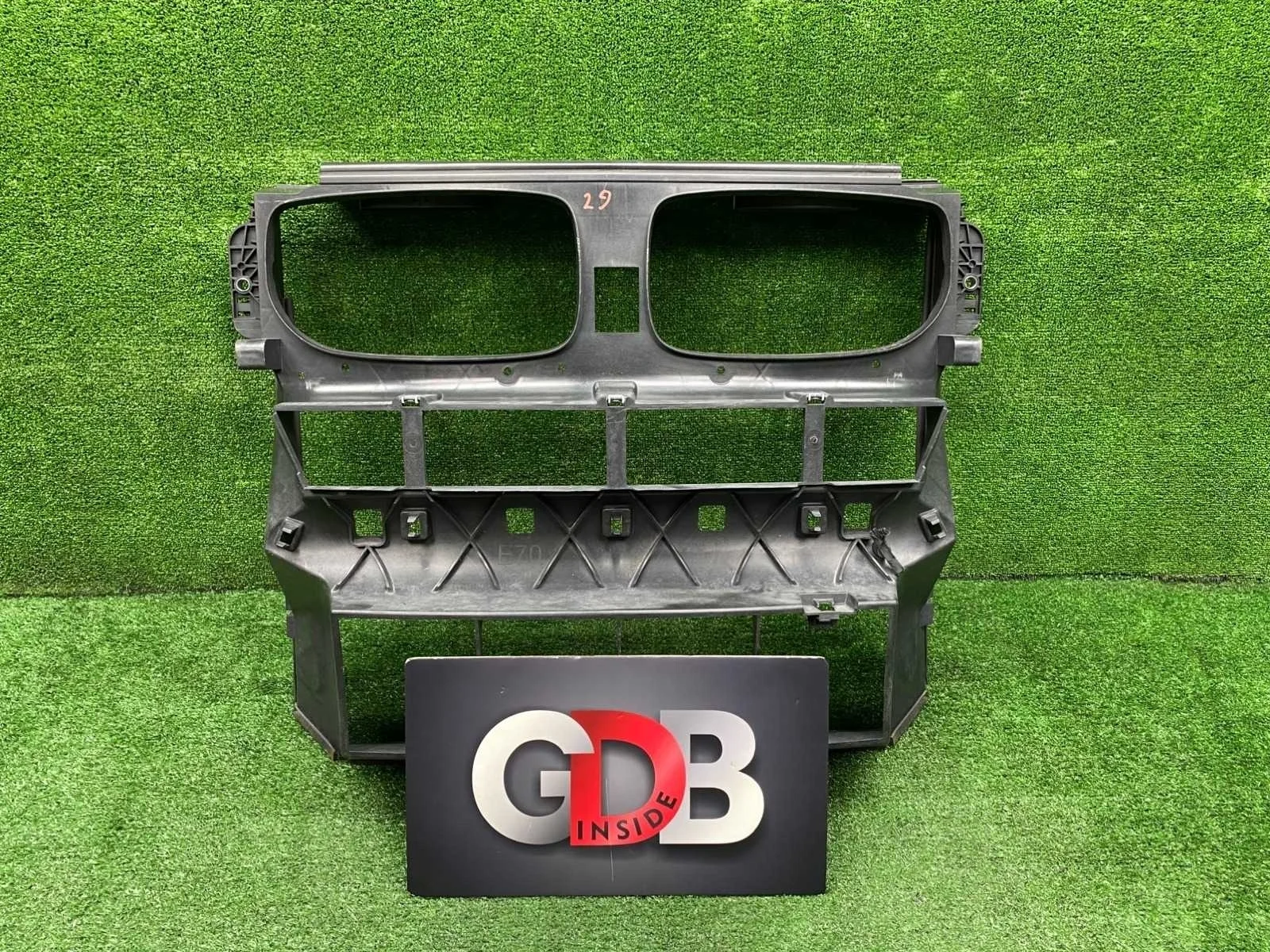 Воздуховод радиатора Bmw X5 09.01.2009 51647177878 E70 N52B30AF