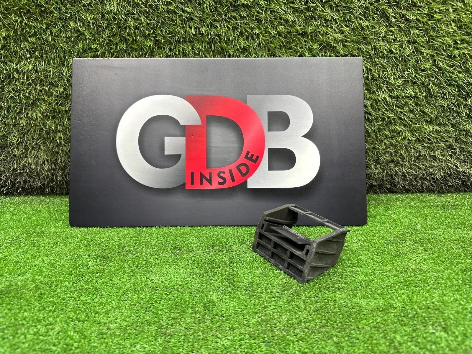 Кронштейн радиатора BMW X5 23.09.2011 17117533537 E70 N55B30A