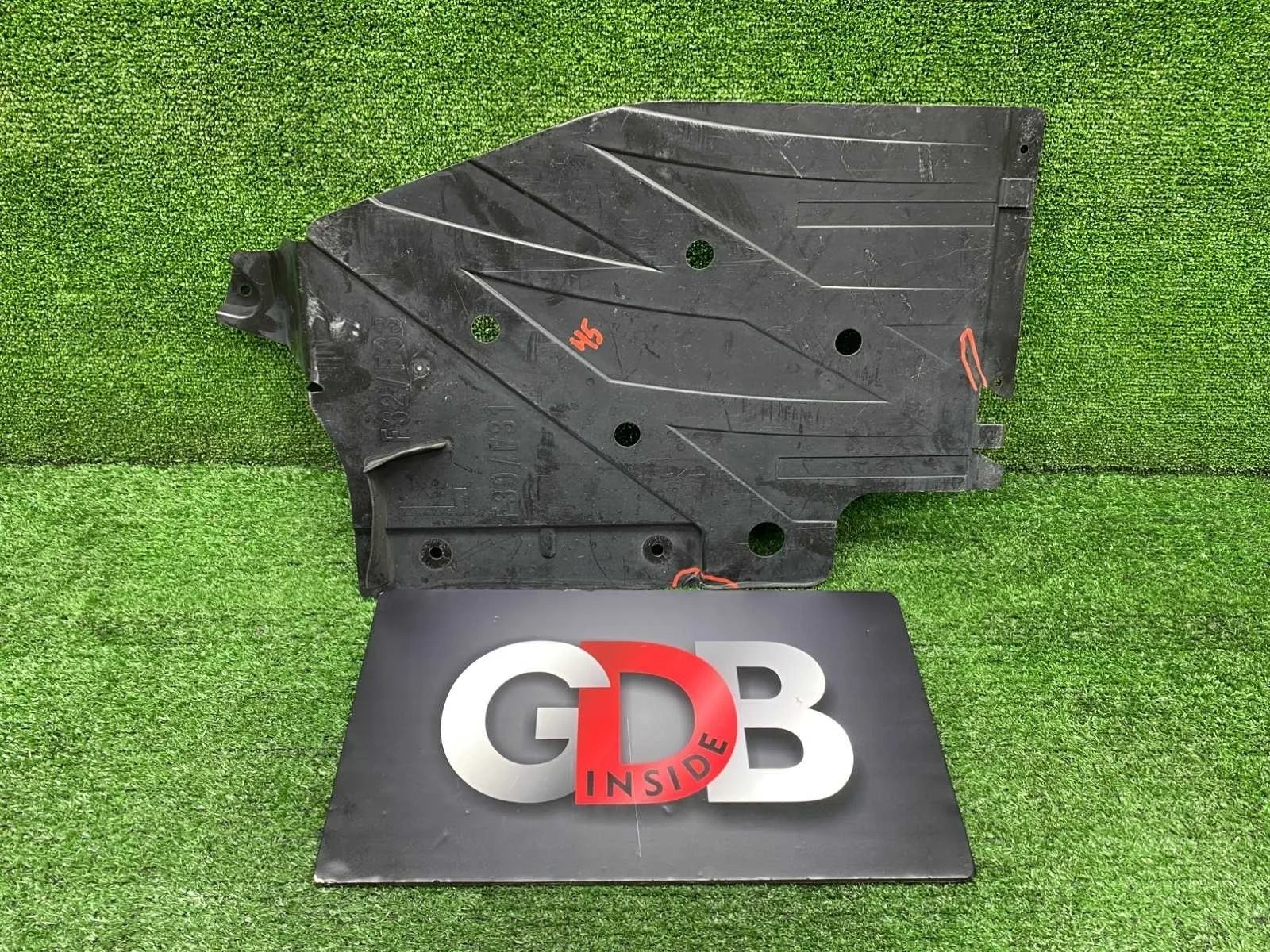 Защита днища BMW 3 series 30.10.2015 51757258049 F30 N47D20C, задняя левая