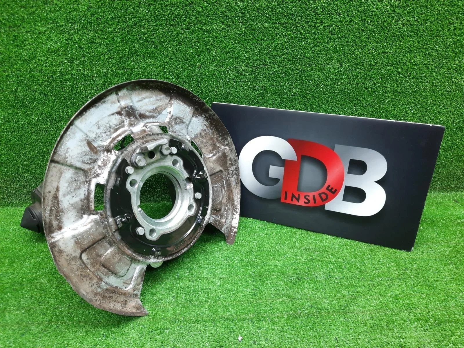 Кулак поворотный BMW X5 23.09.2011 33326879102 E70 N55B30A, задний правый