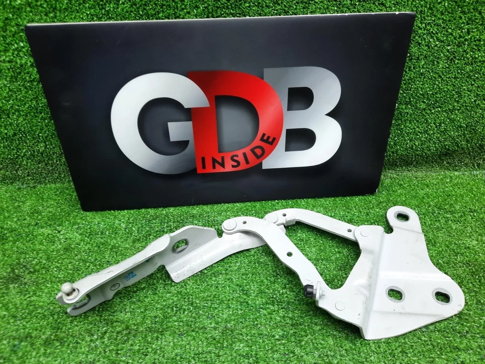 Петля капота BMW X5 23.09.2011 41007198618 E70 N55B30A, передняя правая