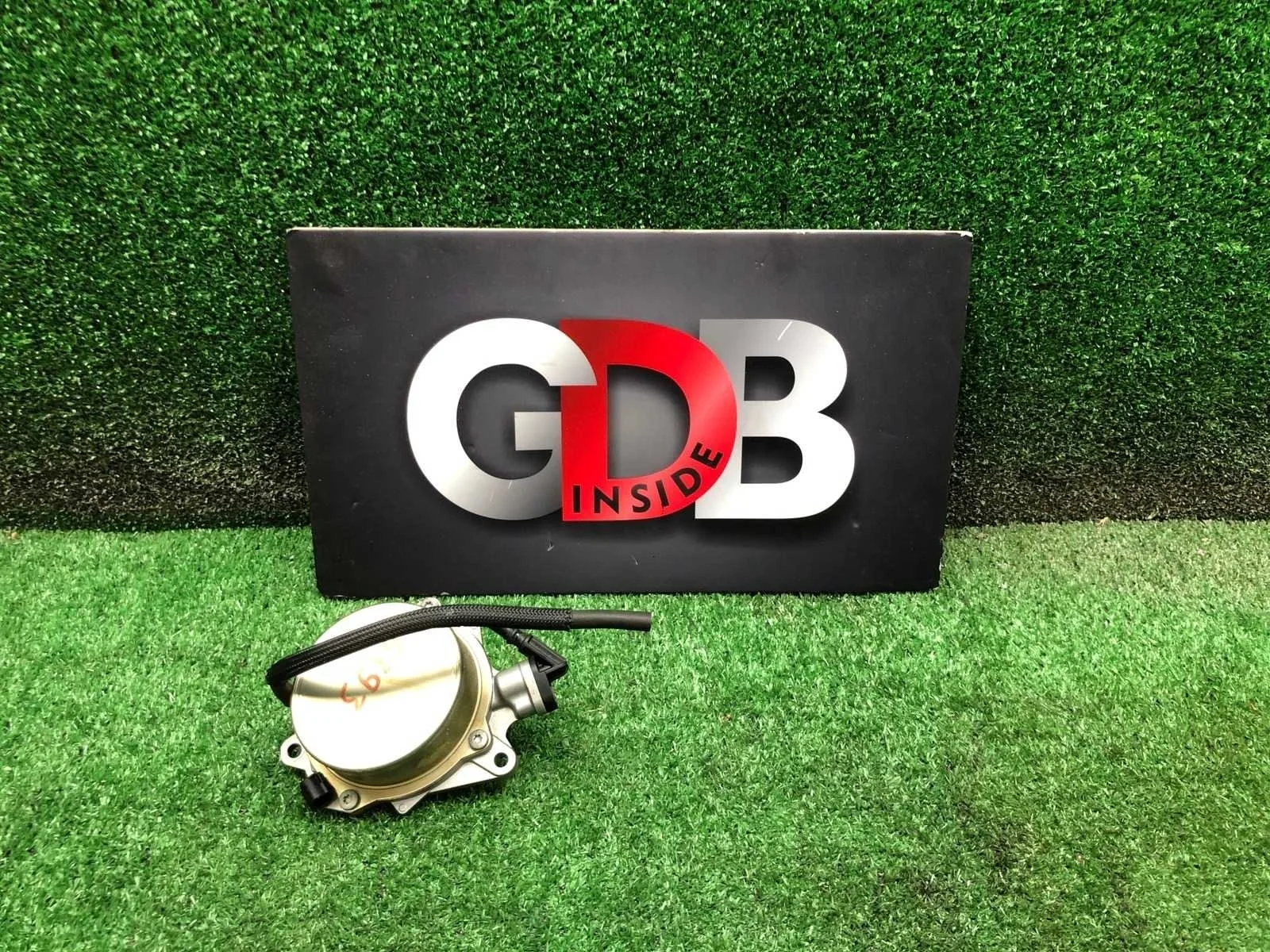 Насос вакуумный BMW 1 series 20.01.2014 11667625260 F20 N13B16A